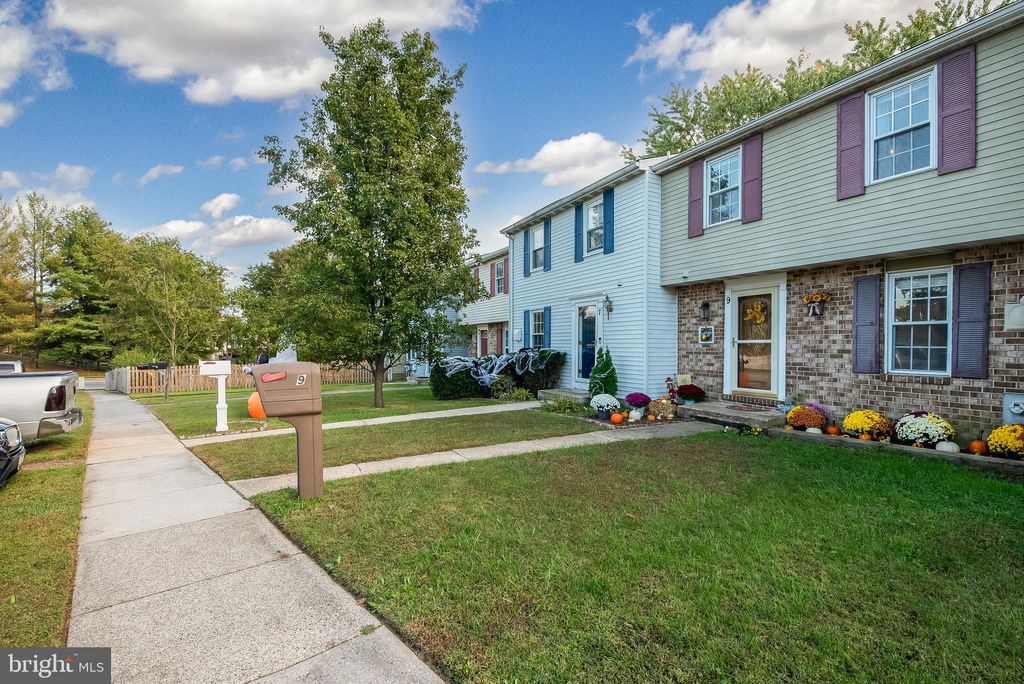 Photo of 9 Hapsburg Court, PARKVILLE, MD 21234 (MLS # MDBC2142634)