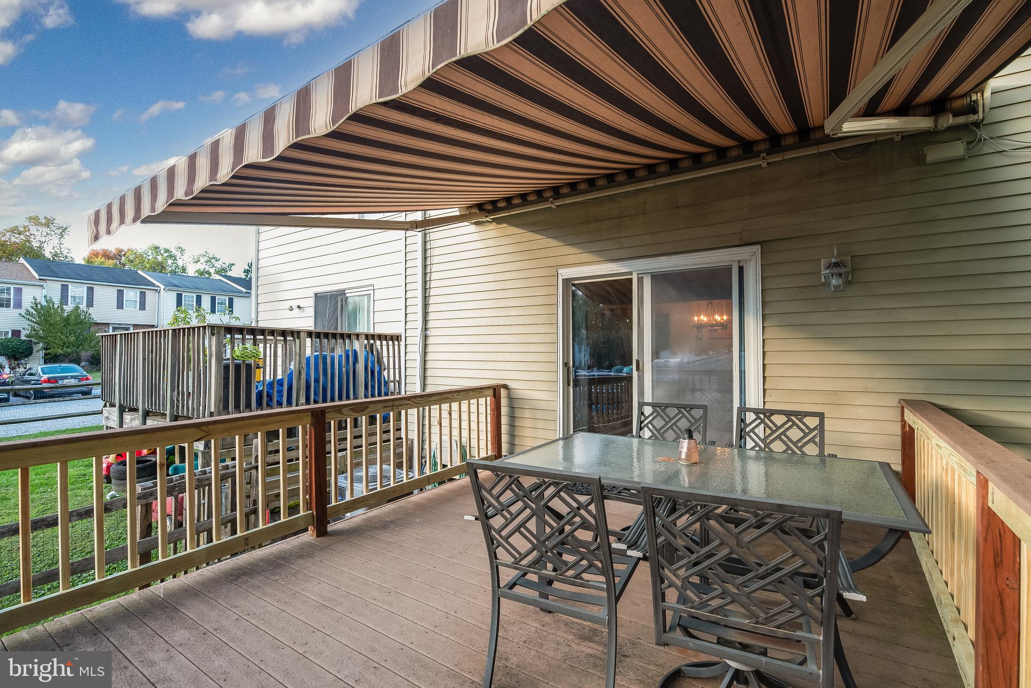 SEVEN COURTS - Residential