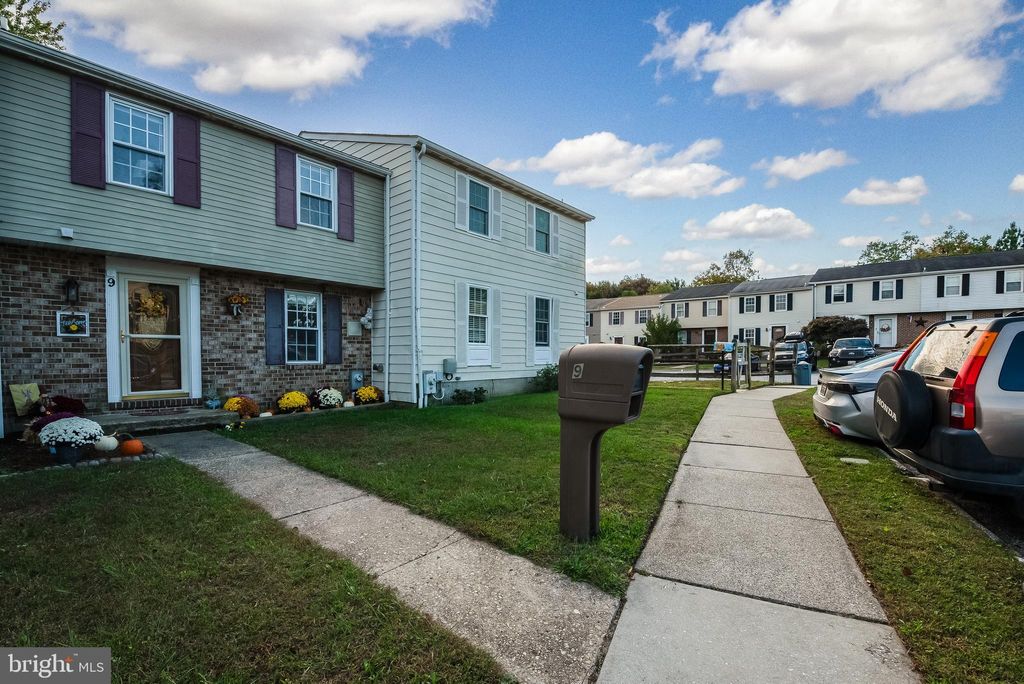 Photo of 9 Hapsburg Court, PARKVILLE, MD 21234 (MLS # MDBC2142634)