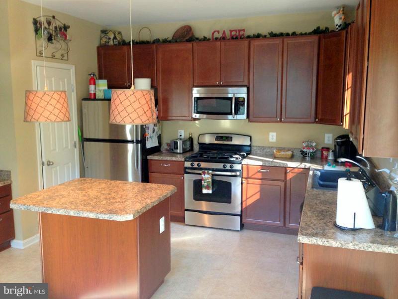 MAZEL - Residential Lease