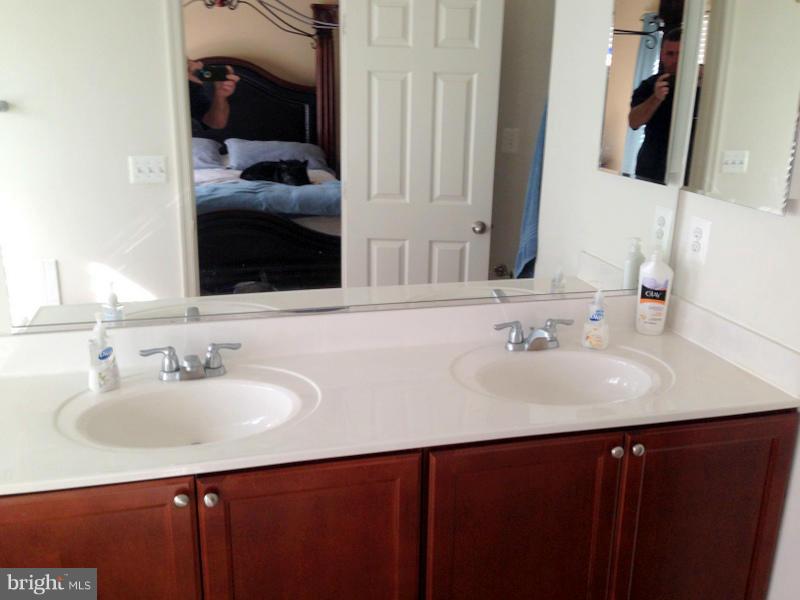 MAZEL - Residential Lease