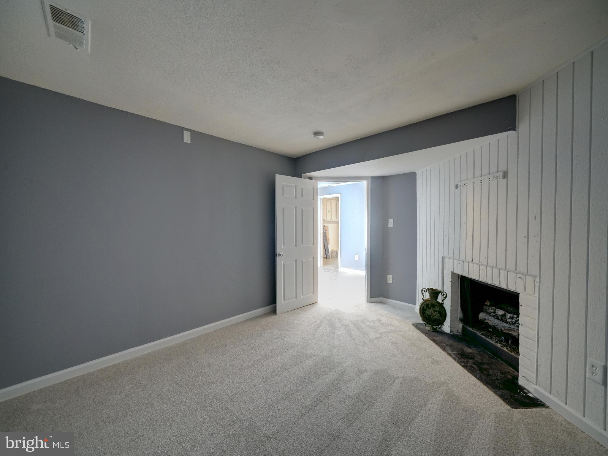 VILLAGE OF LONG REACH - Residential