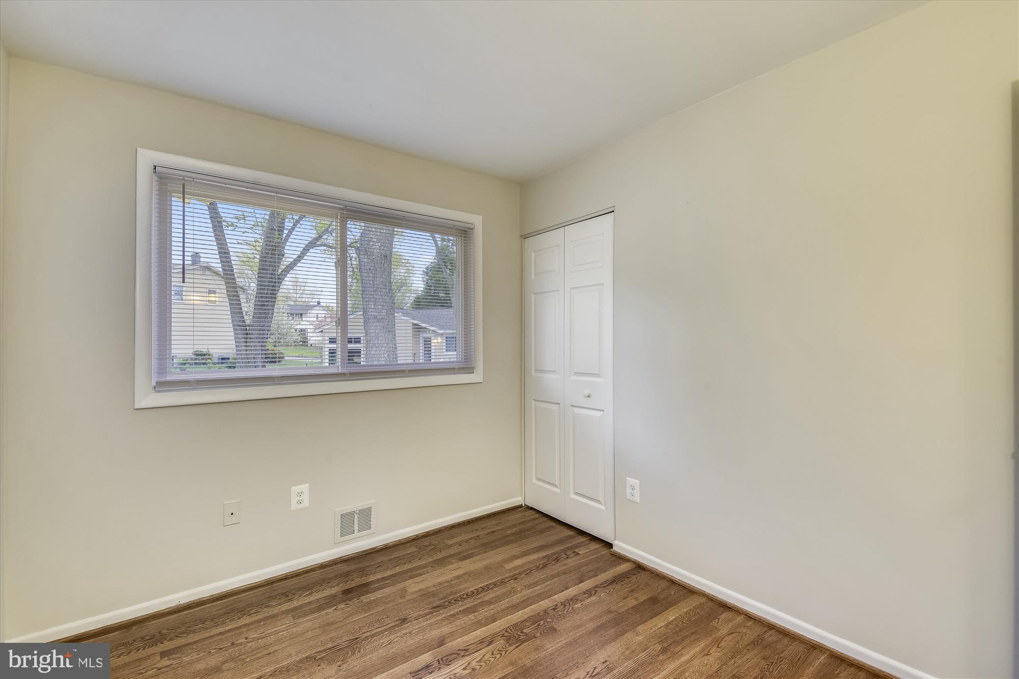 DUNN LORING WOODS - Residential