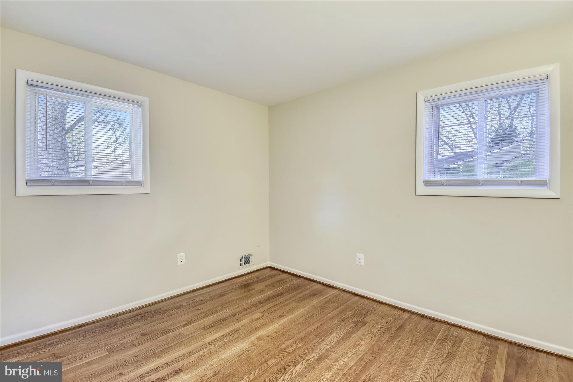 DUNN LORING WOODS - Residential