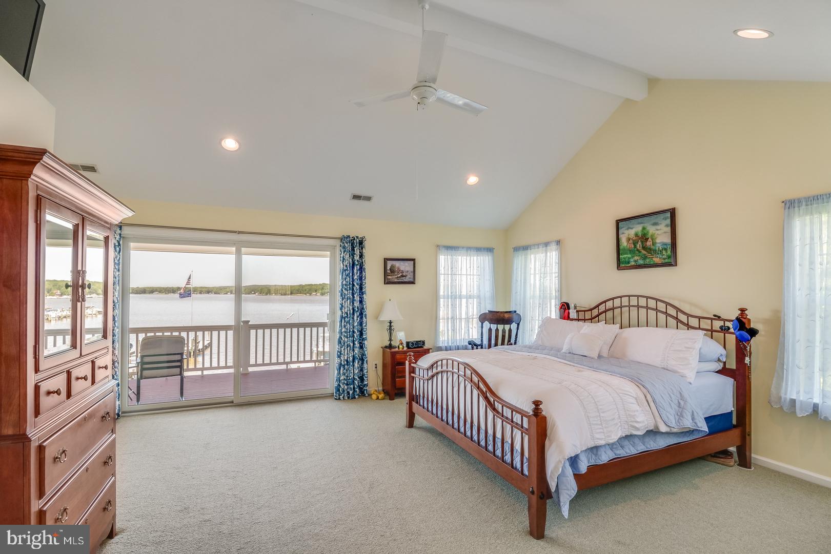 LOCUST POINT - Residential