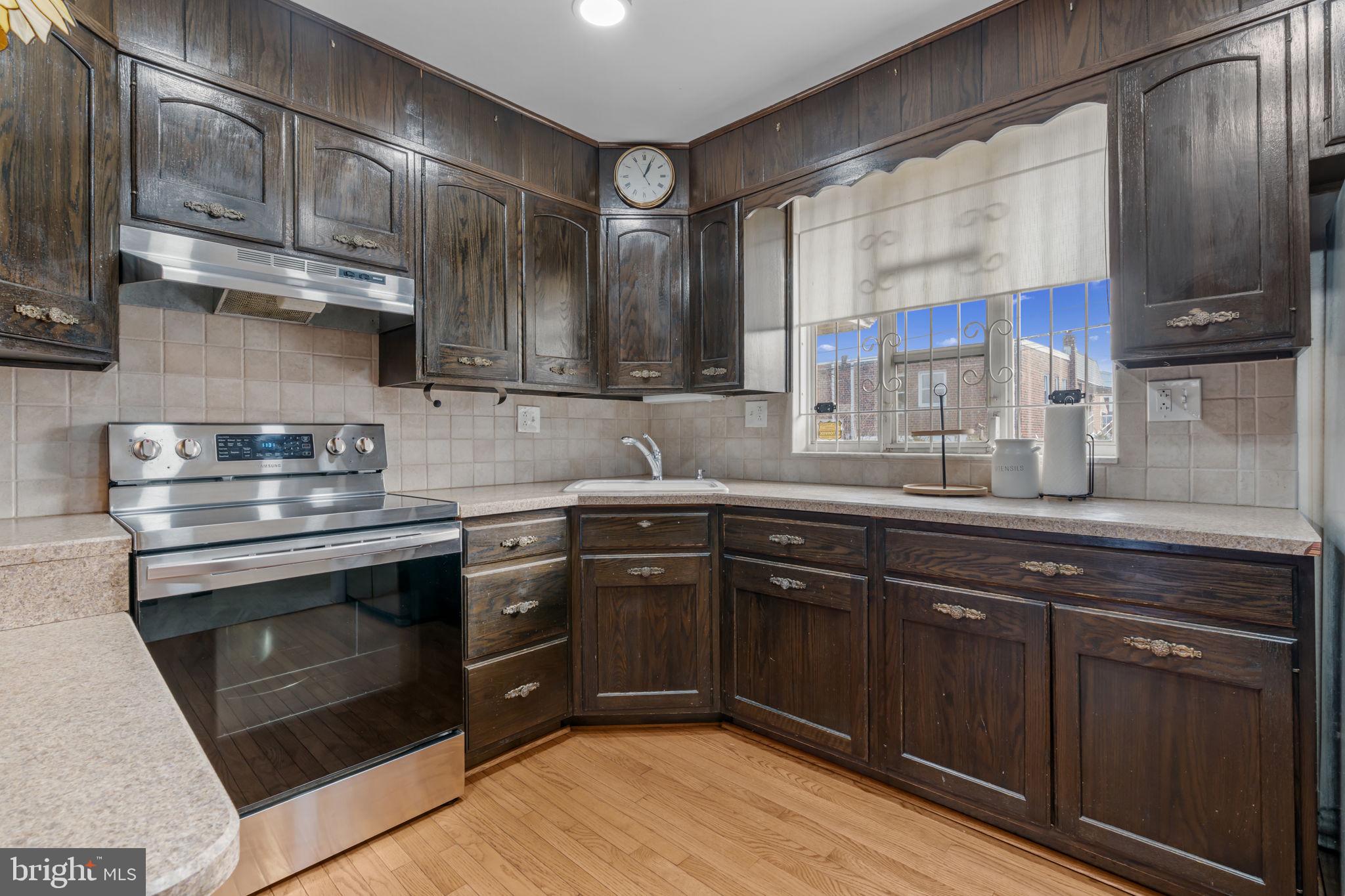 7517 LORETTO AVENUE 23