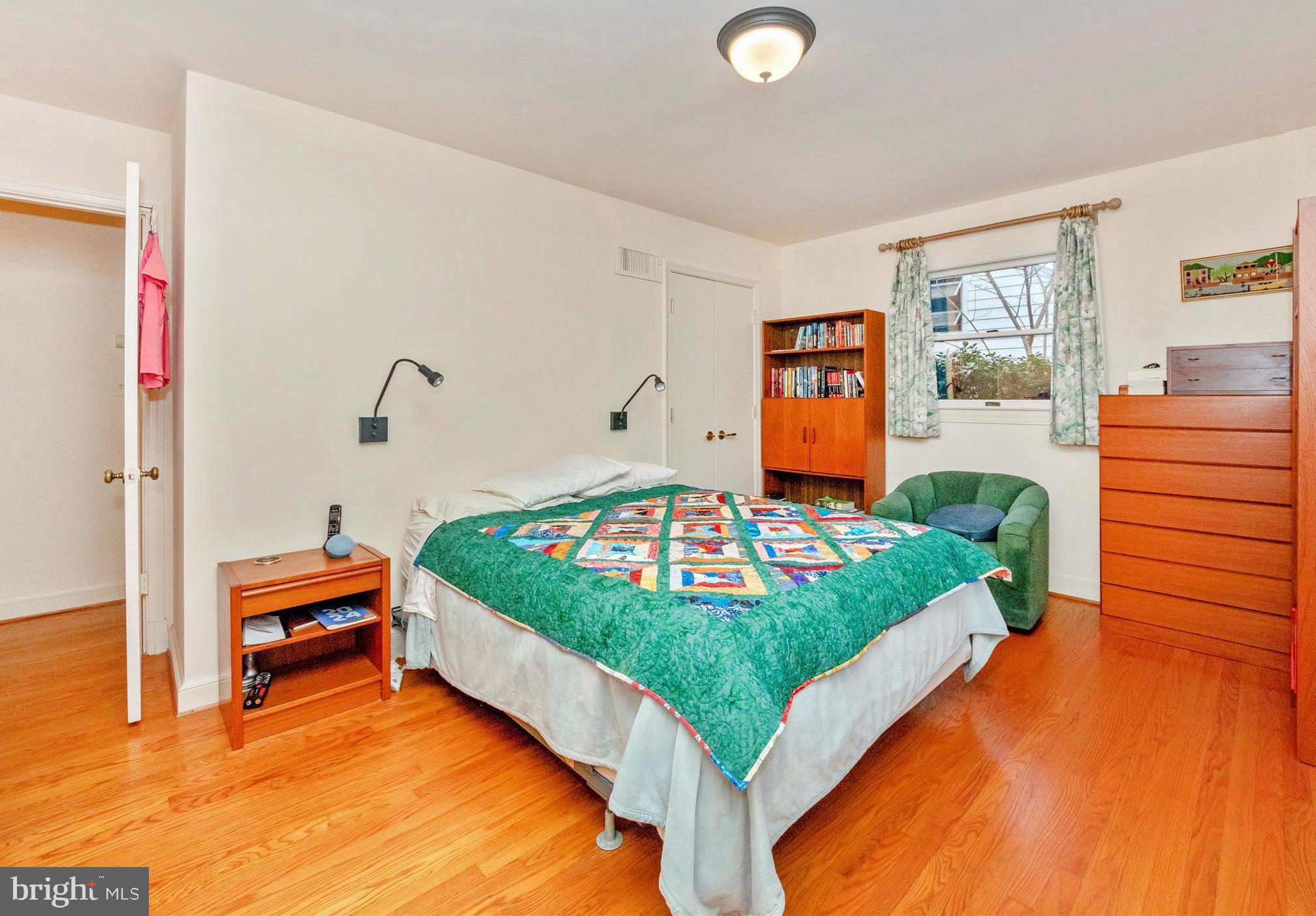 CHEVY CHASE - Residential