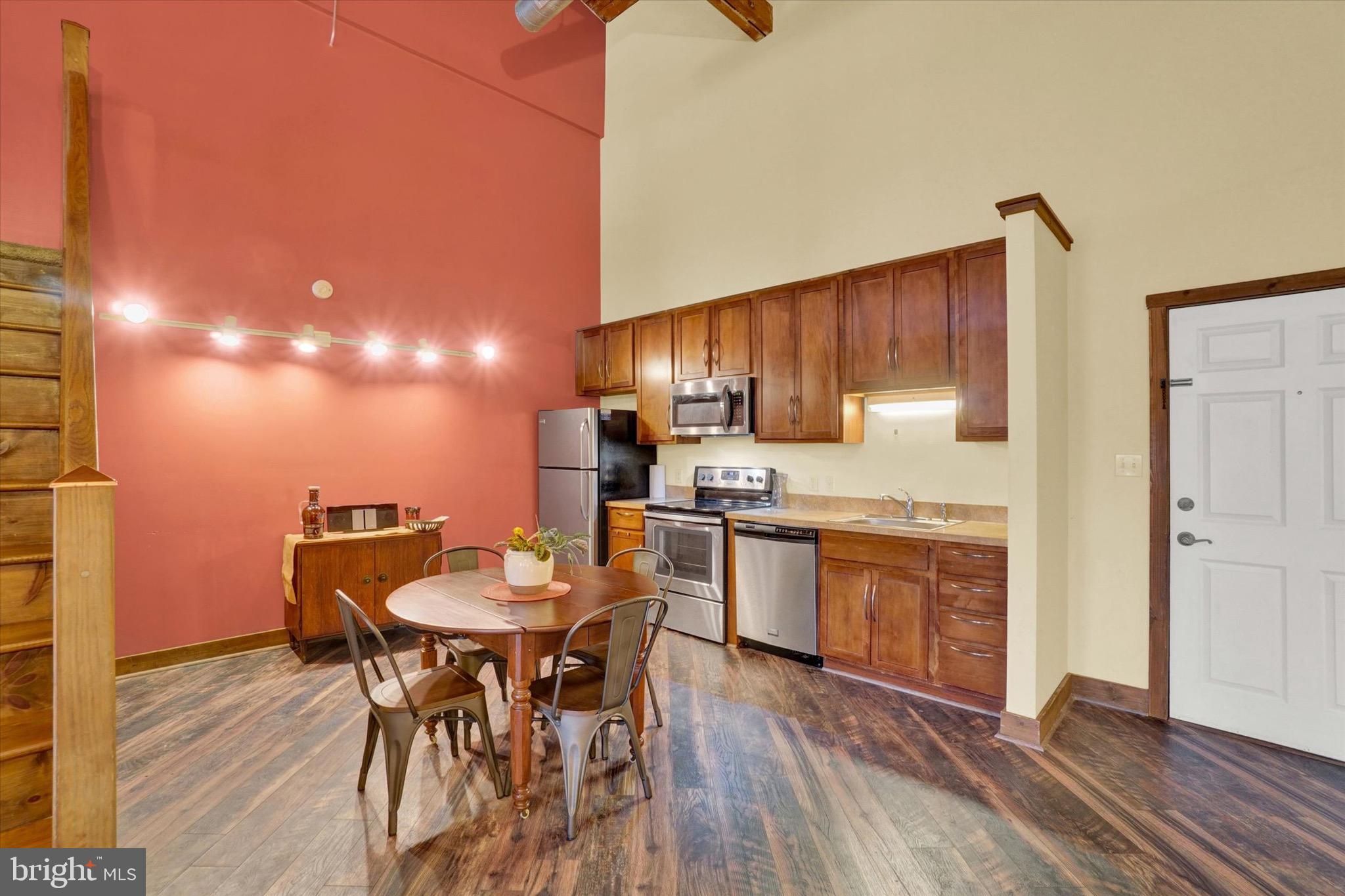 MONARCH MILLS - Residential