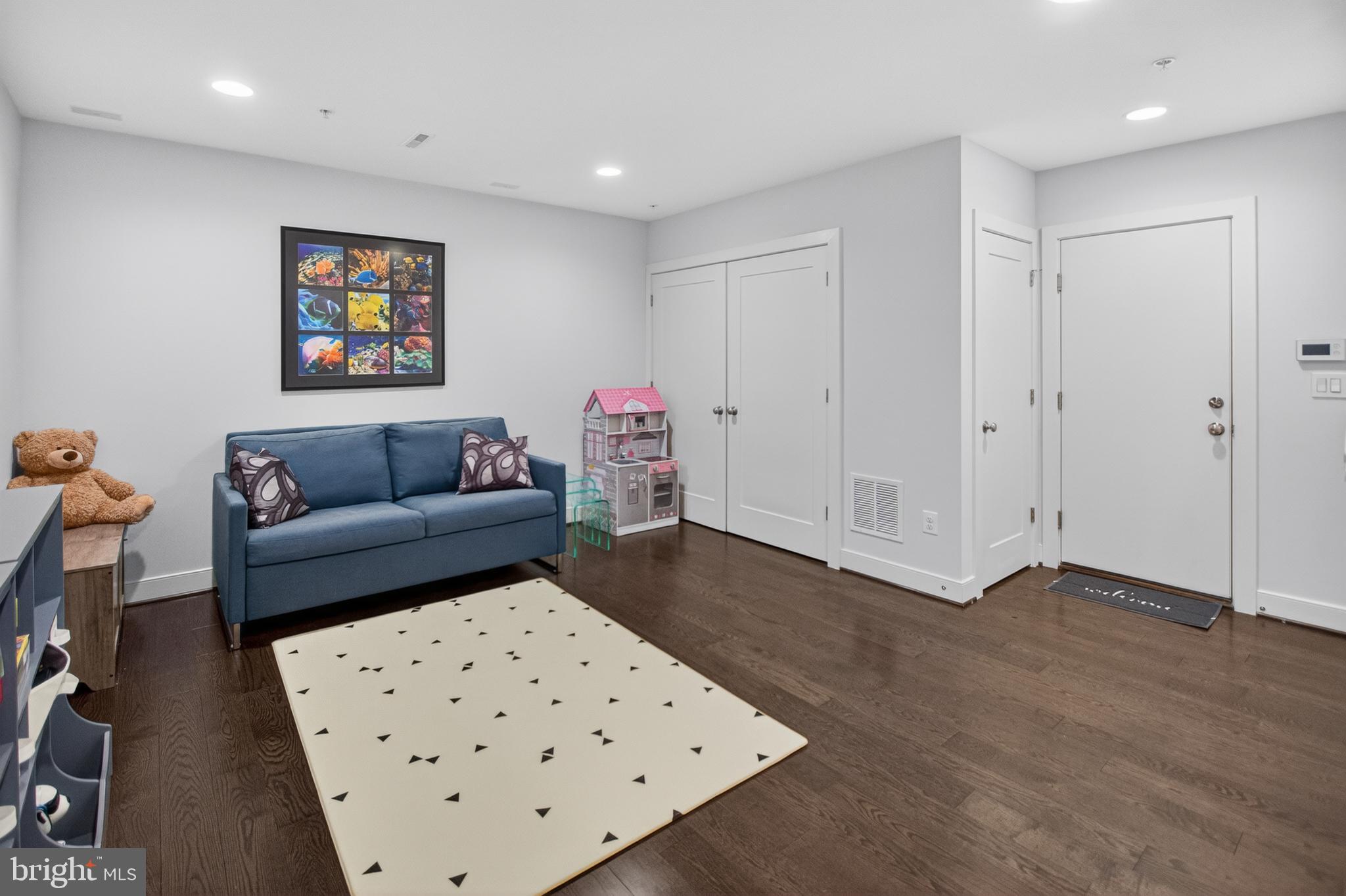 CHELSEA HEIGHTS - Residential