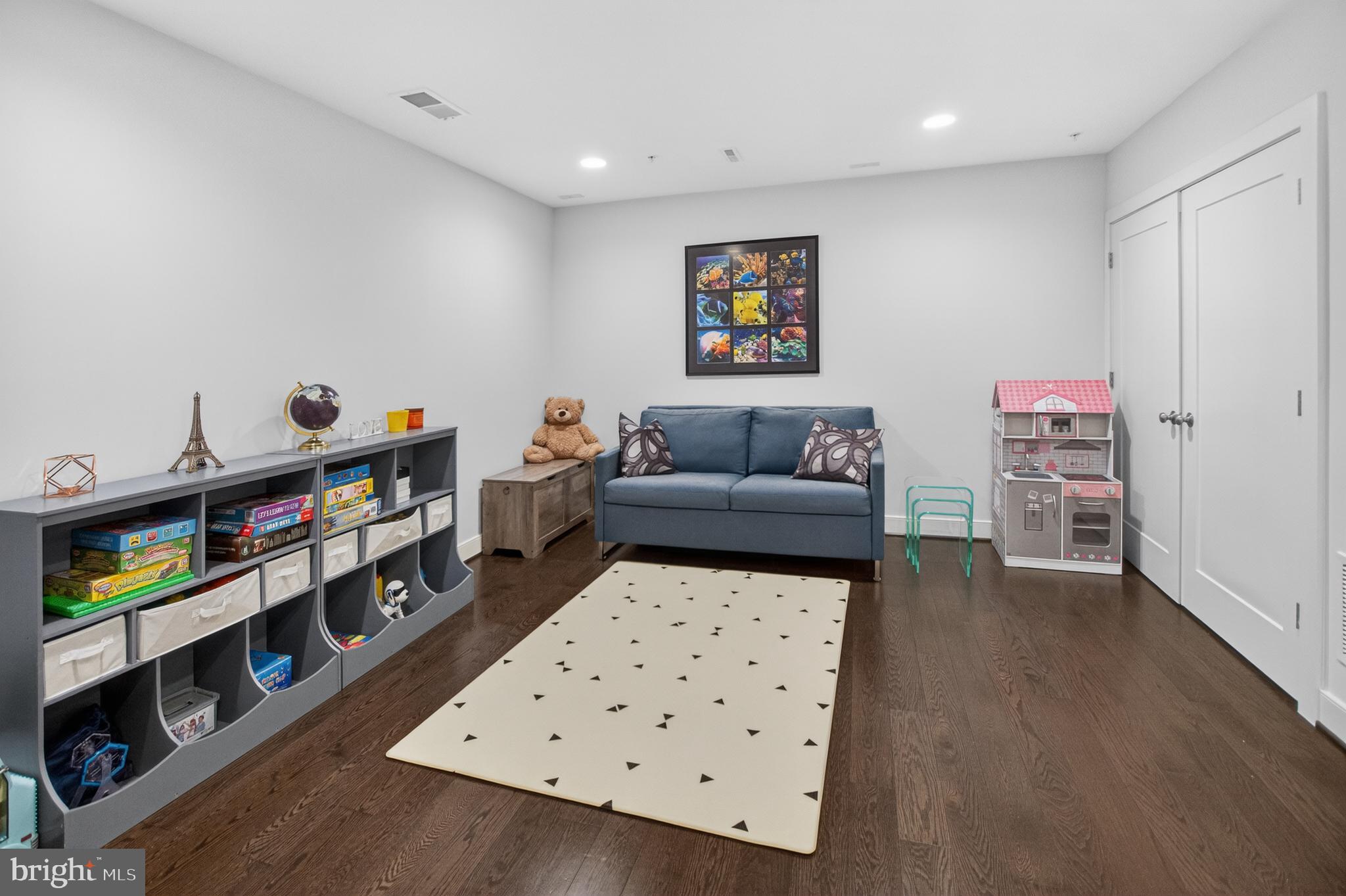 CHELSEA HEIGHTS - Residential