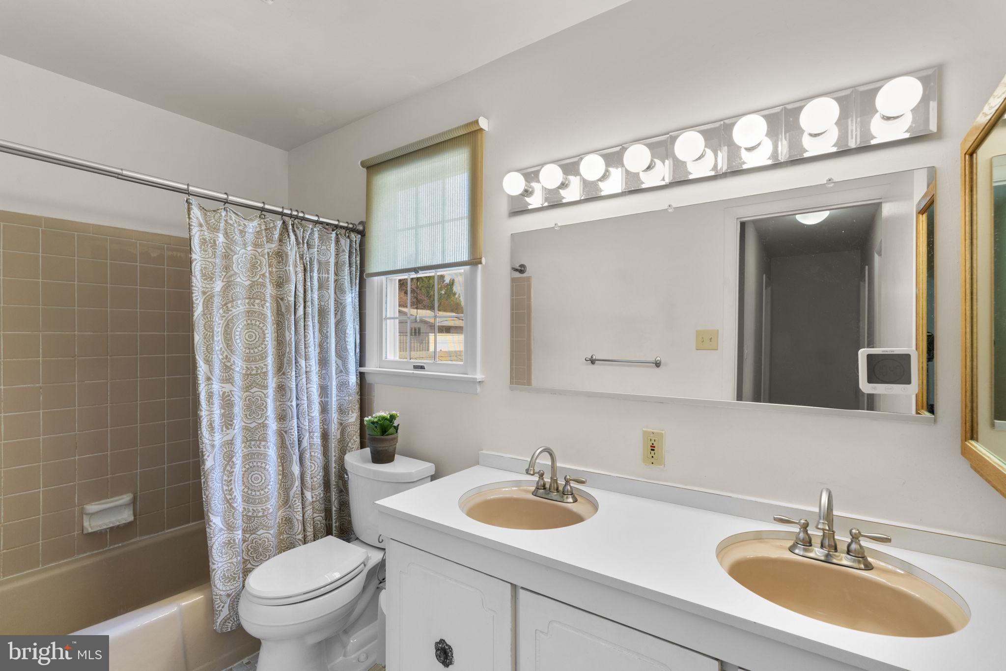 BEAVERBROOK - Residential