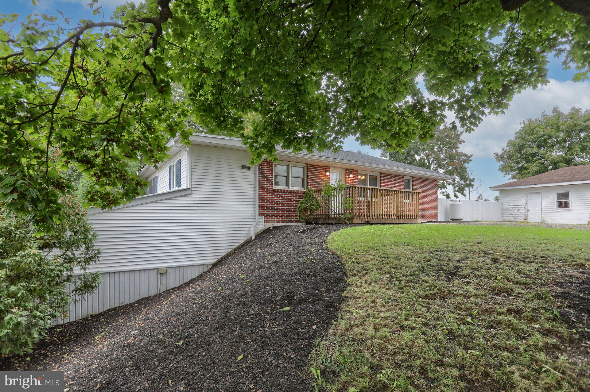 144 E CAREN DRIVE