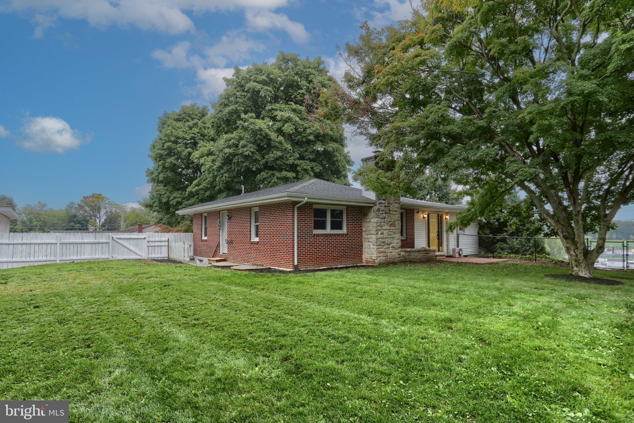 144 E CAREN DRIVE