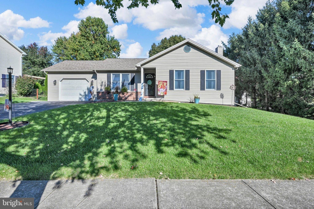 Photo of 108 Graystone Drive, HUMMELSTOWN, PA 17036 (MLS # PADA2065378)