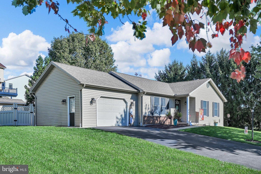 Photo of 108 Graystone Drive, HUMMELSTOWN, PA 17036 (MLS # PADA2065378)