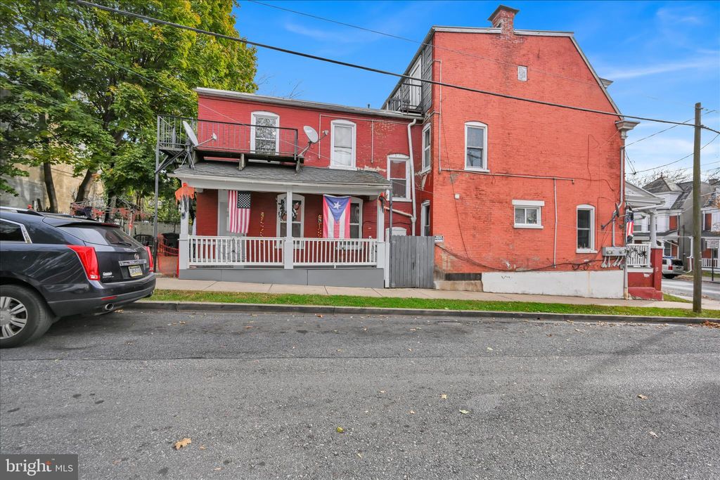 Photo of 629 E End Avenue, LANCASTER, PA 17603 (MLS # PALA2078912)