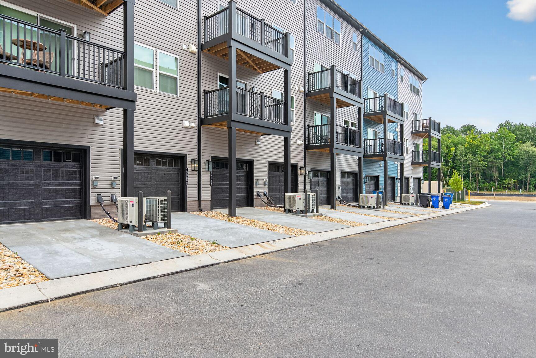 PADDOCK POINTE - Residential