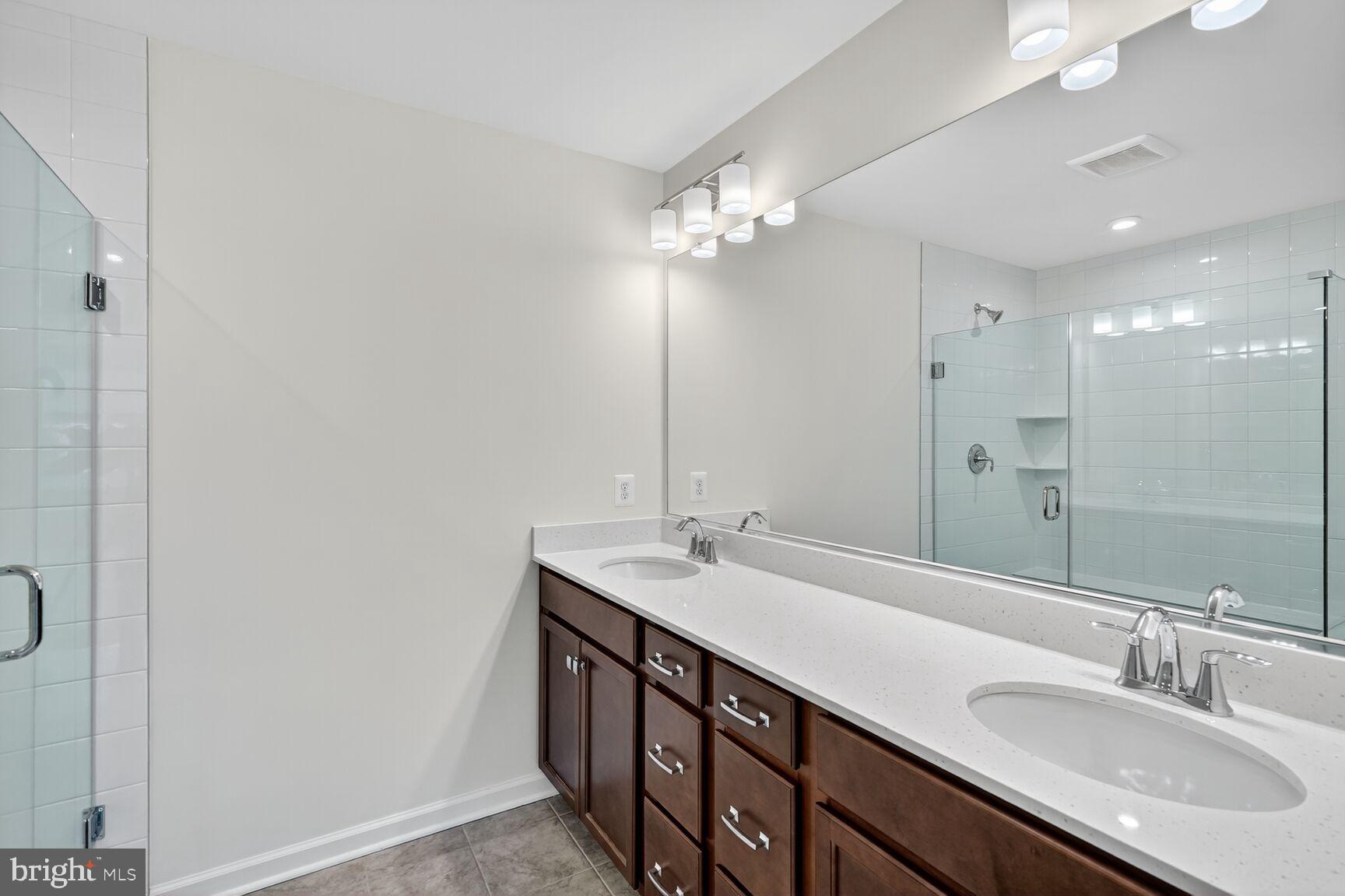 PADDOCK POINTE - Residential