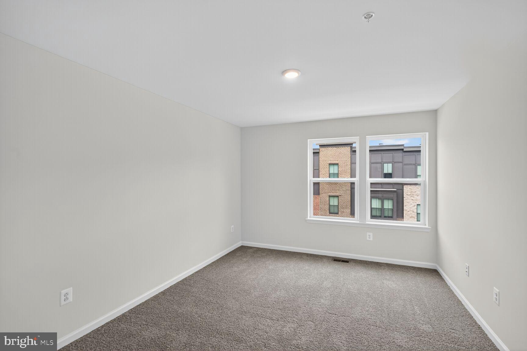 PADDOCK POINTE - Residential