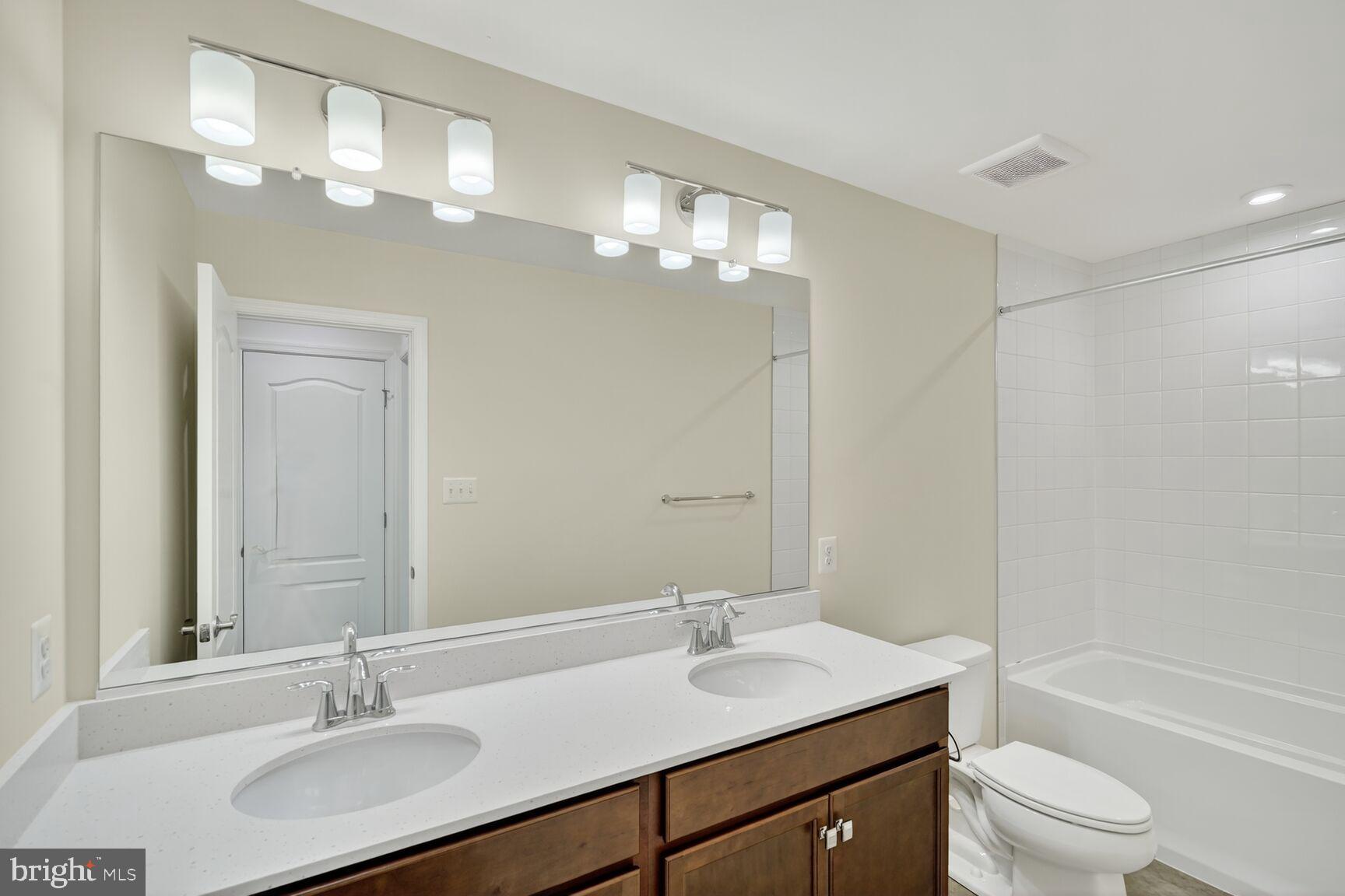 PADDOCK POINTE - Residential