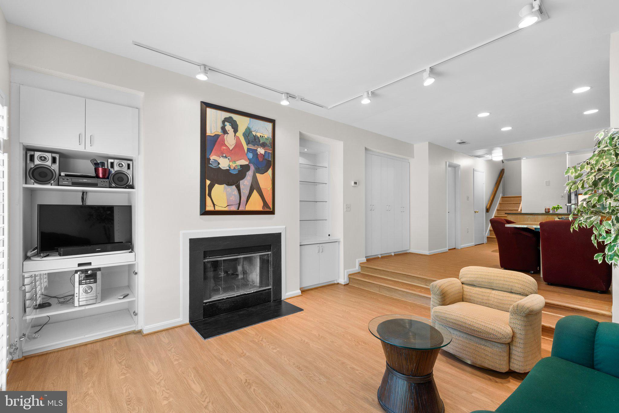 FAIR HILL - Residential