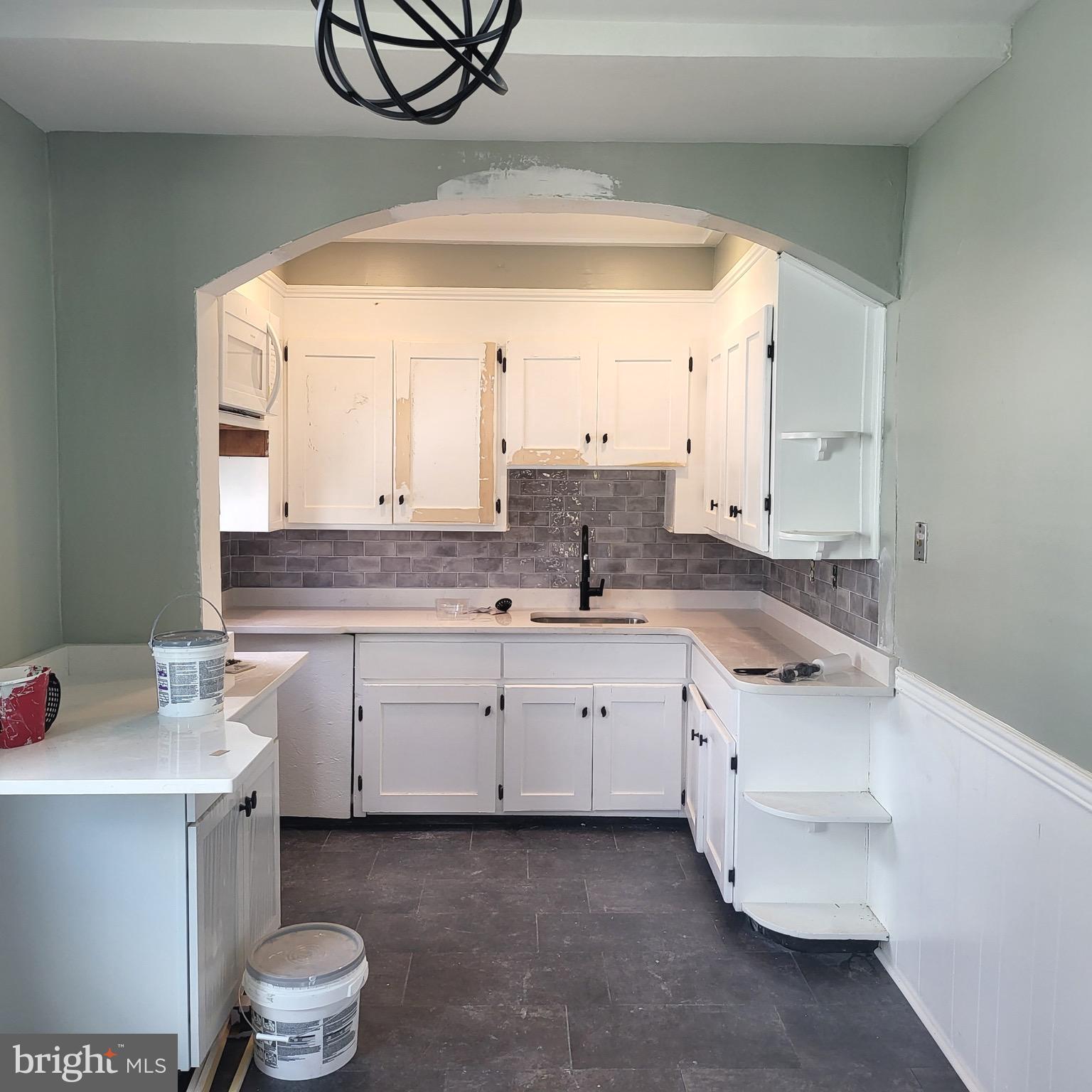 2801 FLEETWOOD AVENUE
