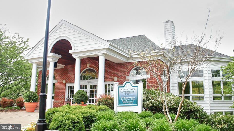 RIVER OAKS - Residential