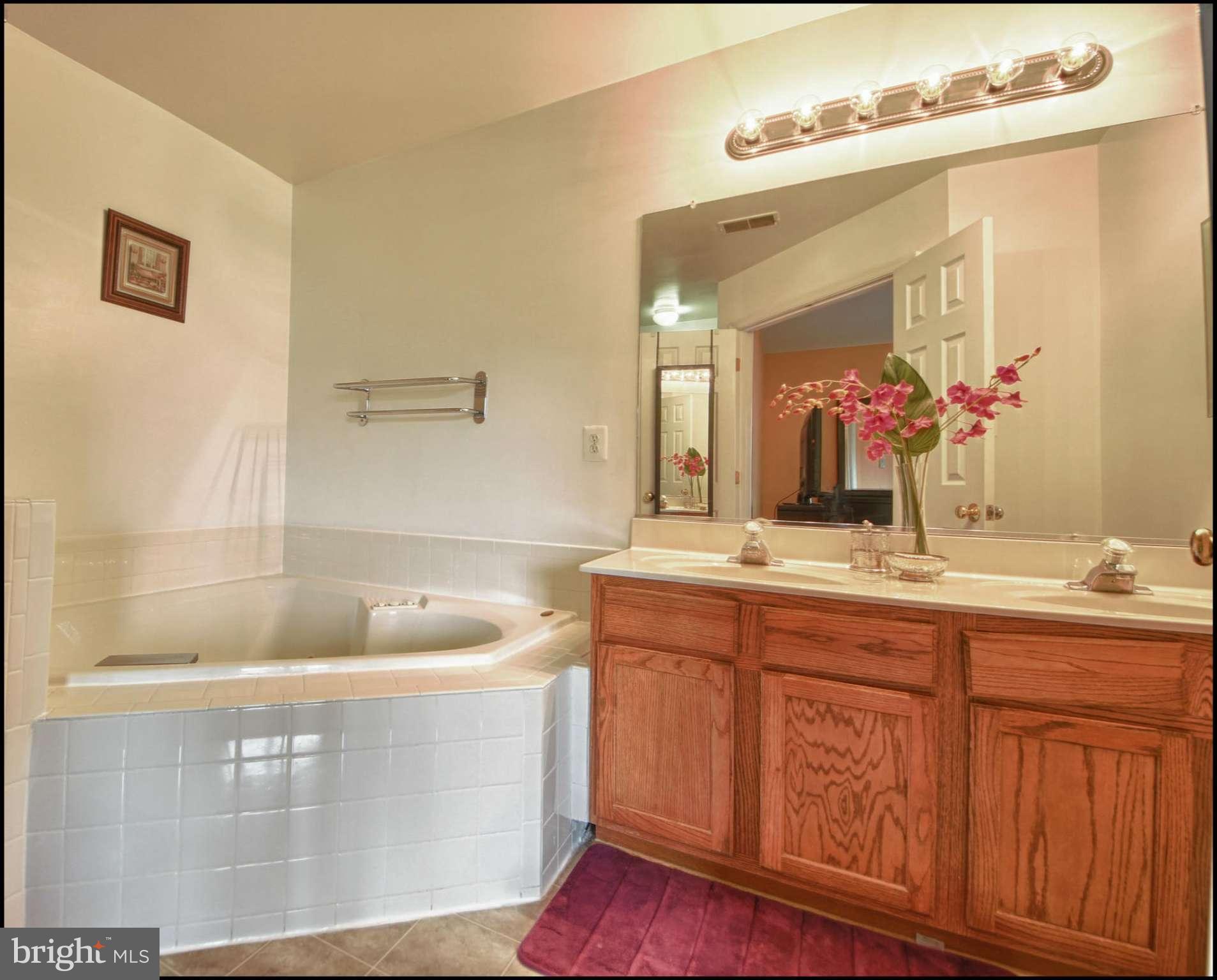 RIVER OAKS - Residential