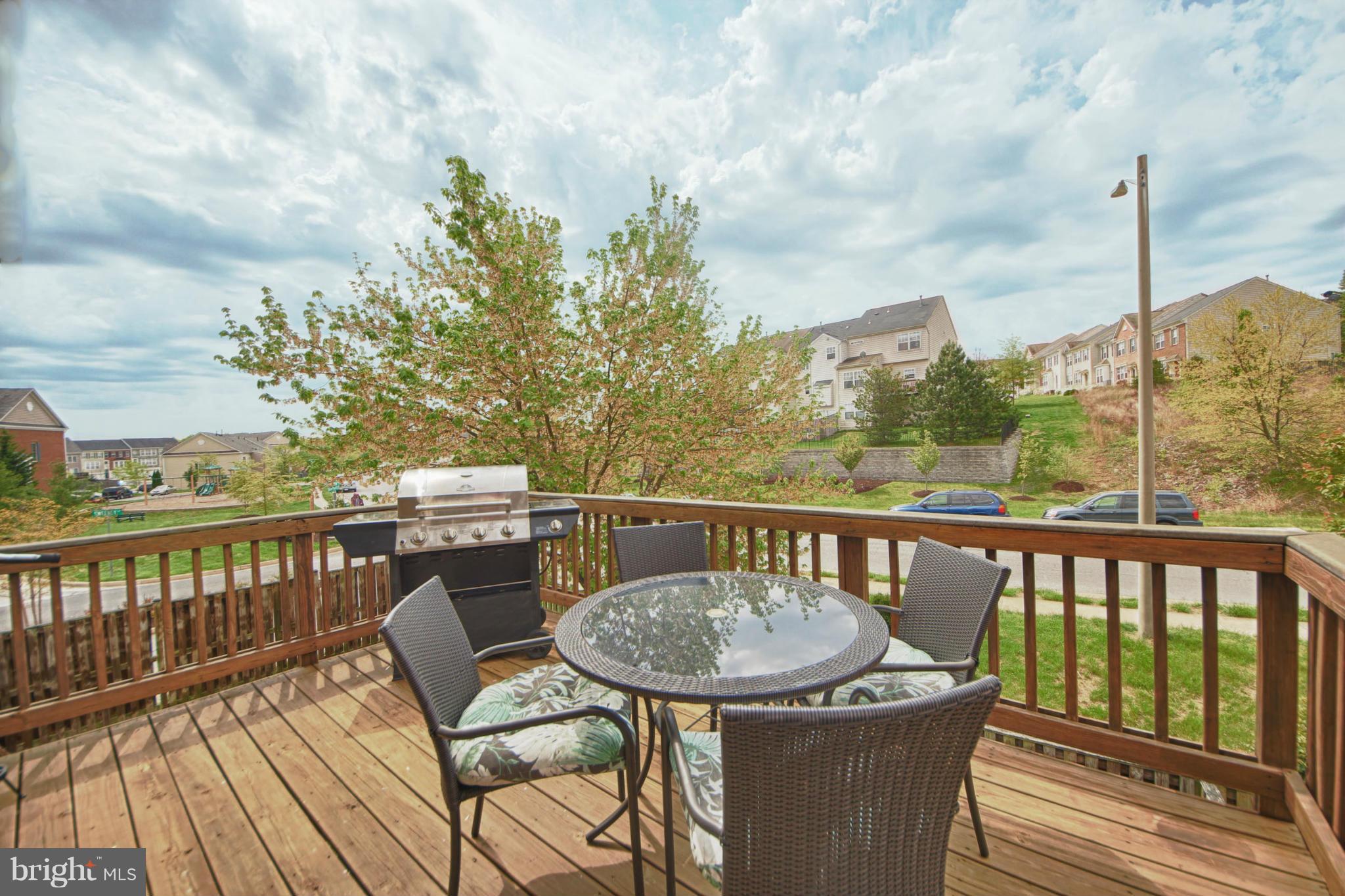 RIVER OAKS - Residential