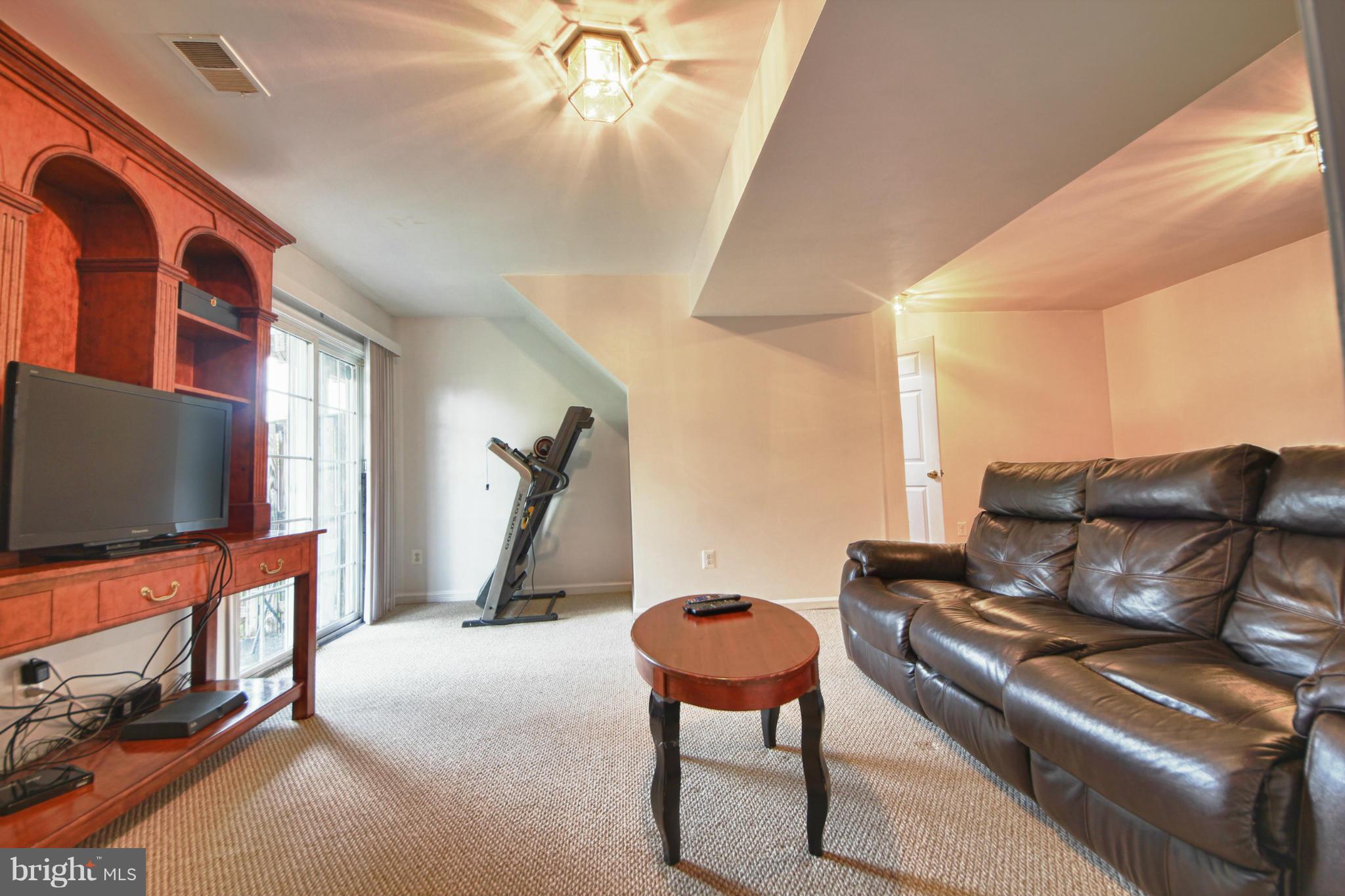 RIVER OAKS - Residential