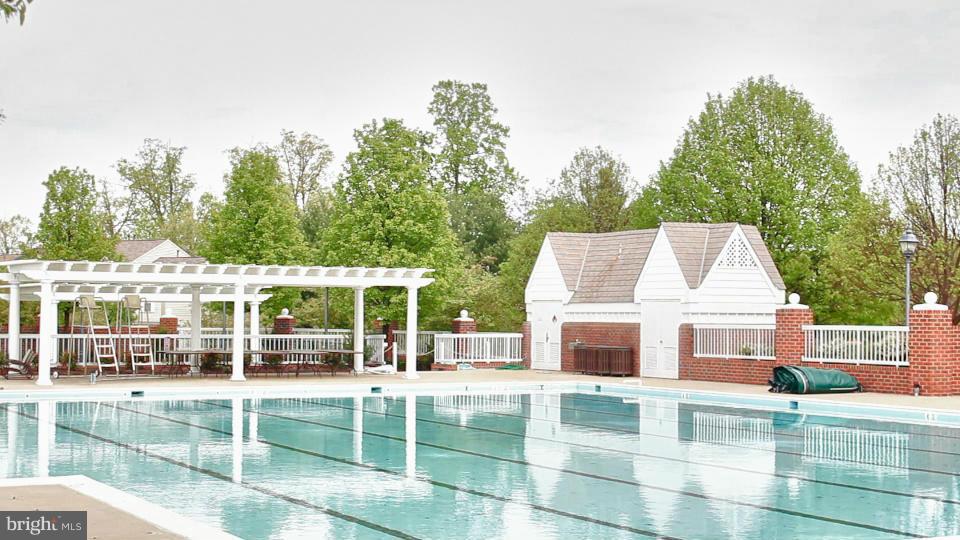 RIVER OAKS - Residential