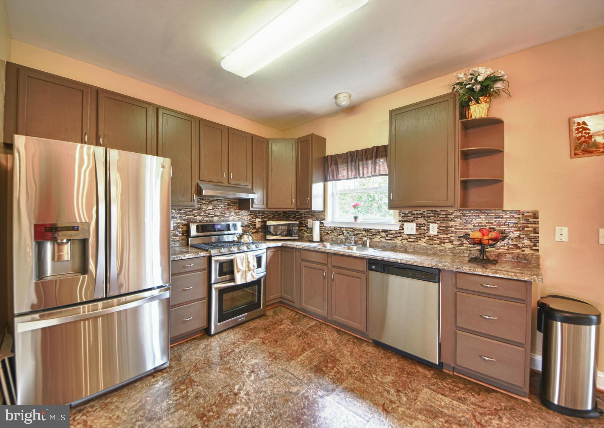 RIVER OAKS - Residential