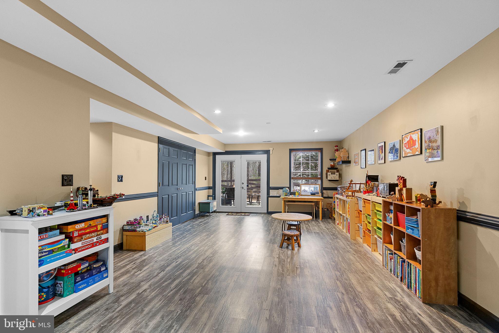 SEVEN LAKES - Residential