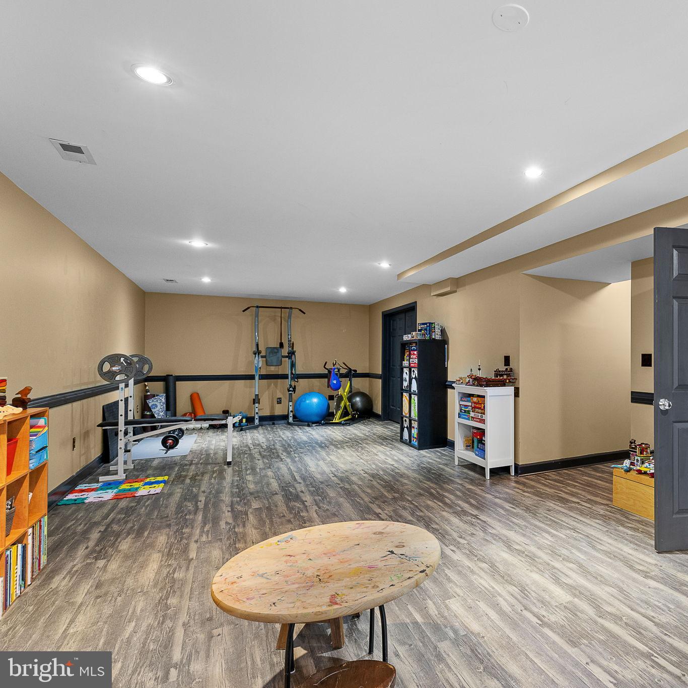 SEVEN LAKES - Residential