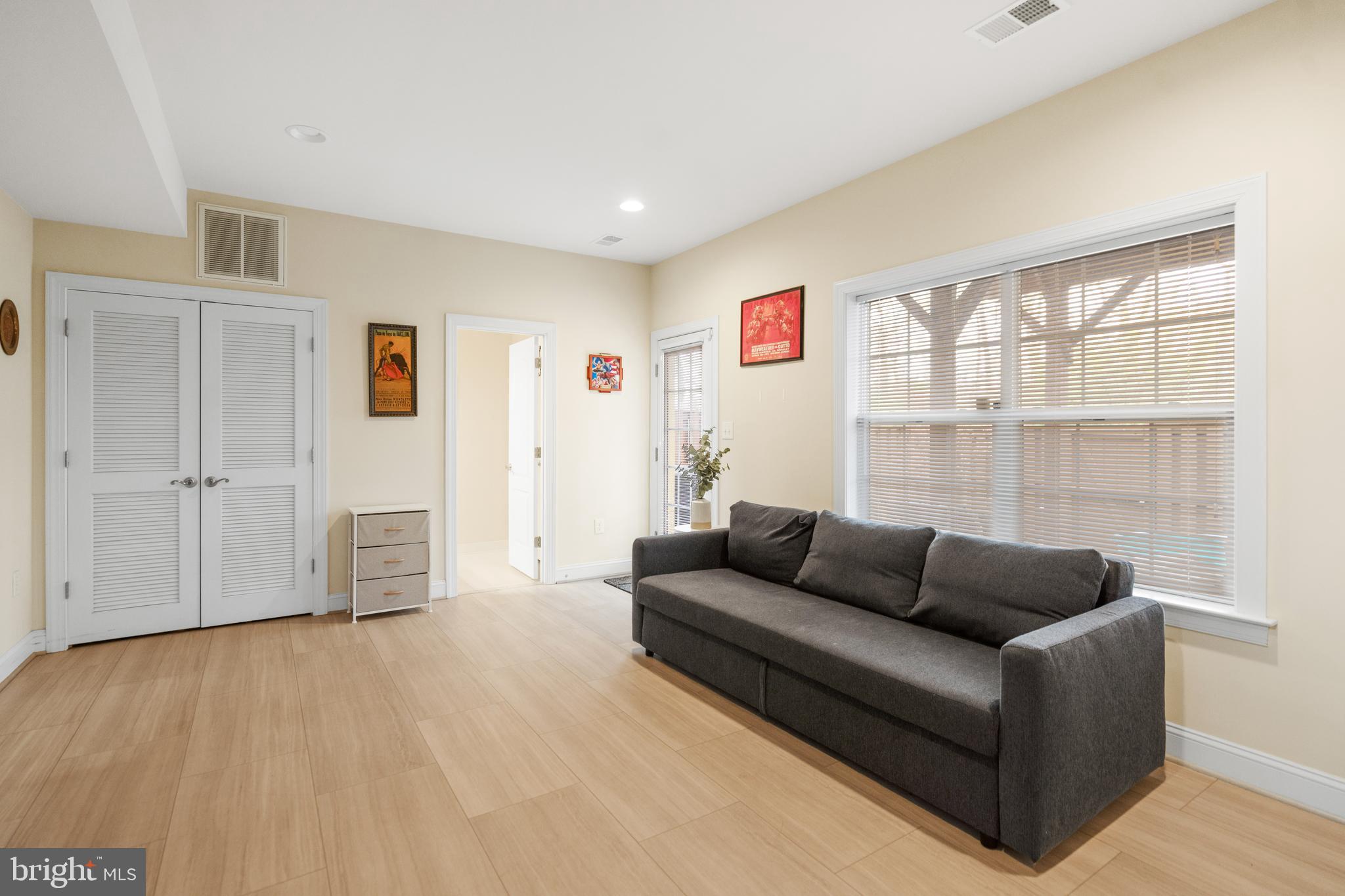 DEVONSHIRE - Residential Lease