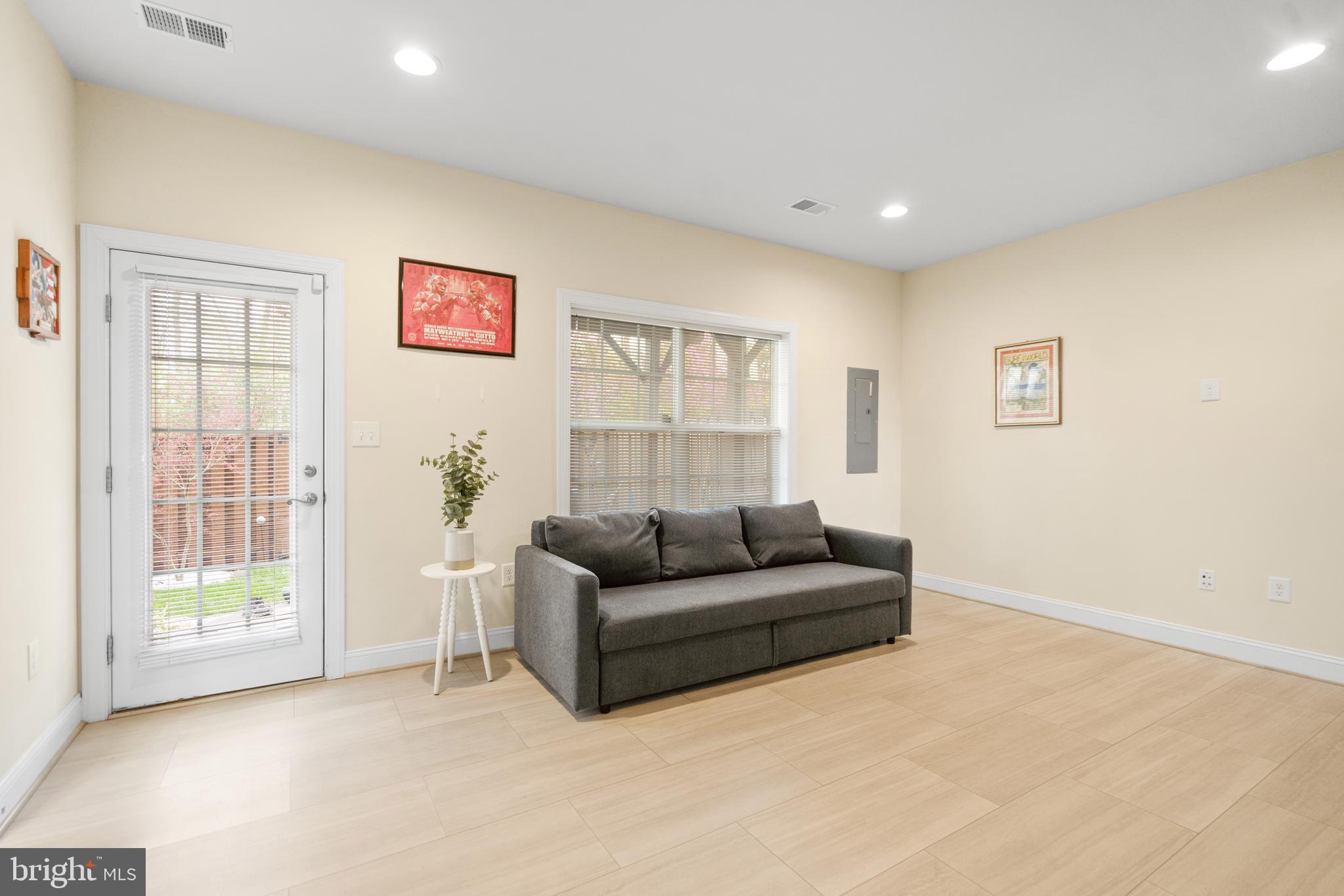 DEVONSHIRE - Residential Lease