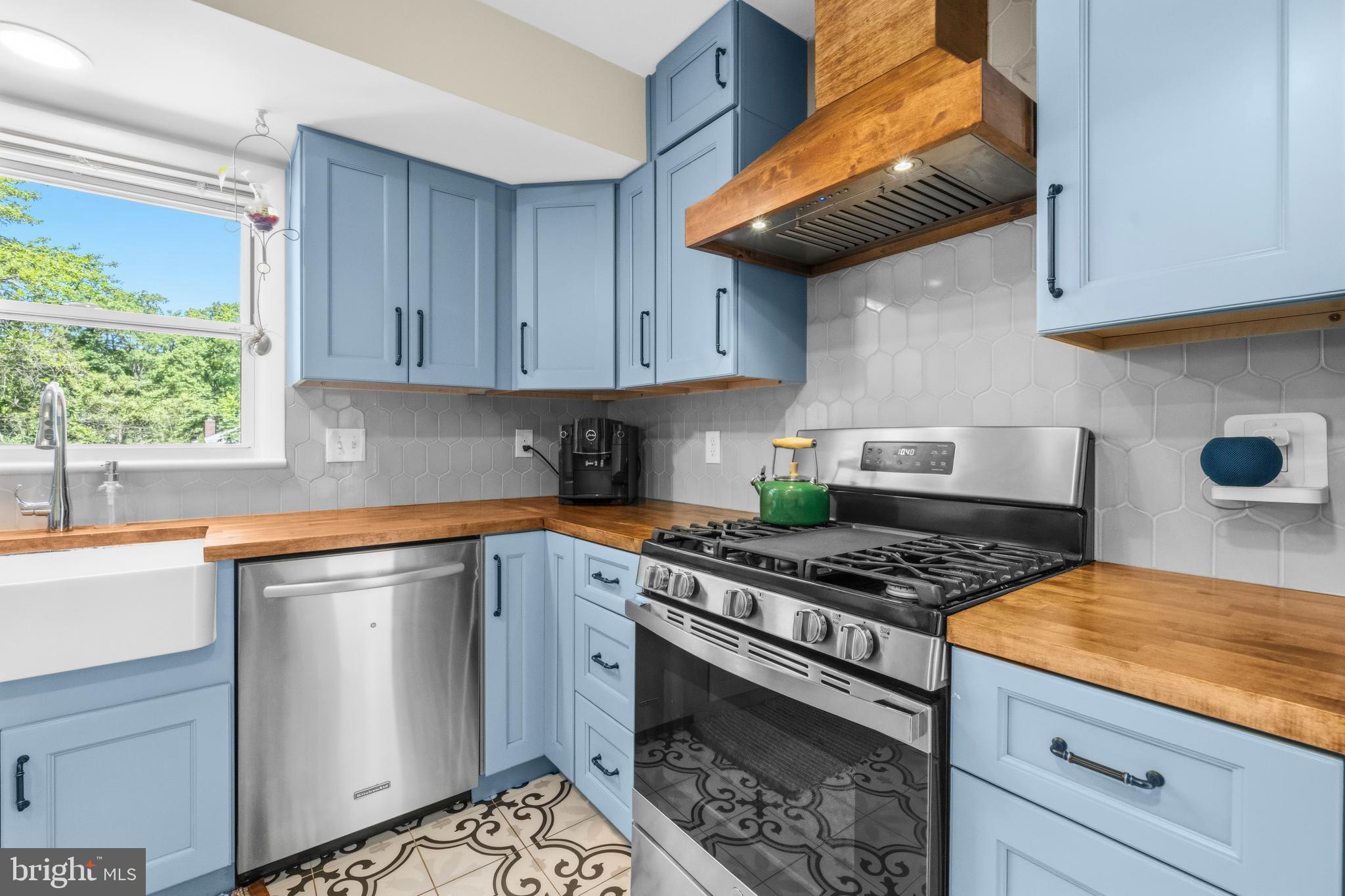 COLLEGE PARK WOODS - Residential