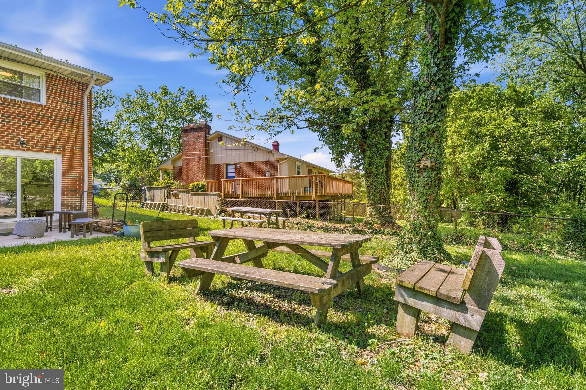 COLLEGE PARK WOODS - Residential