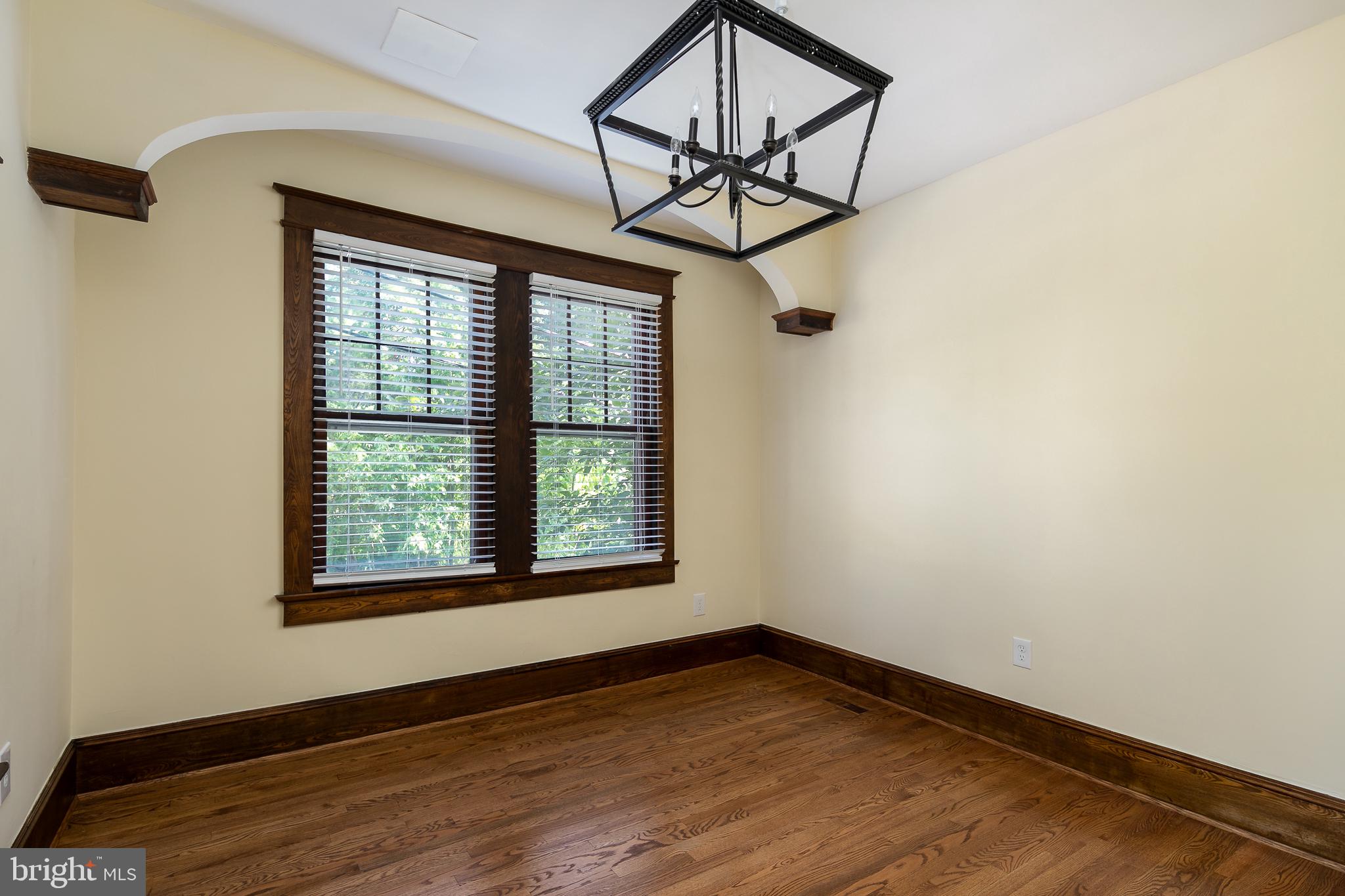 MAYWOOD - Residential