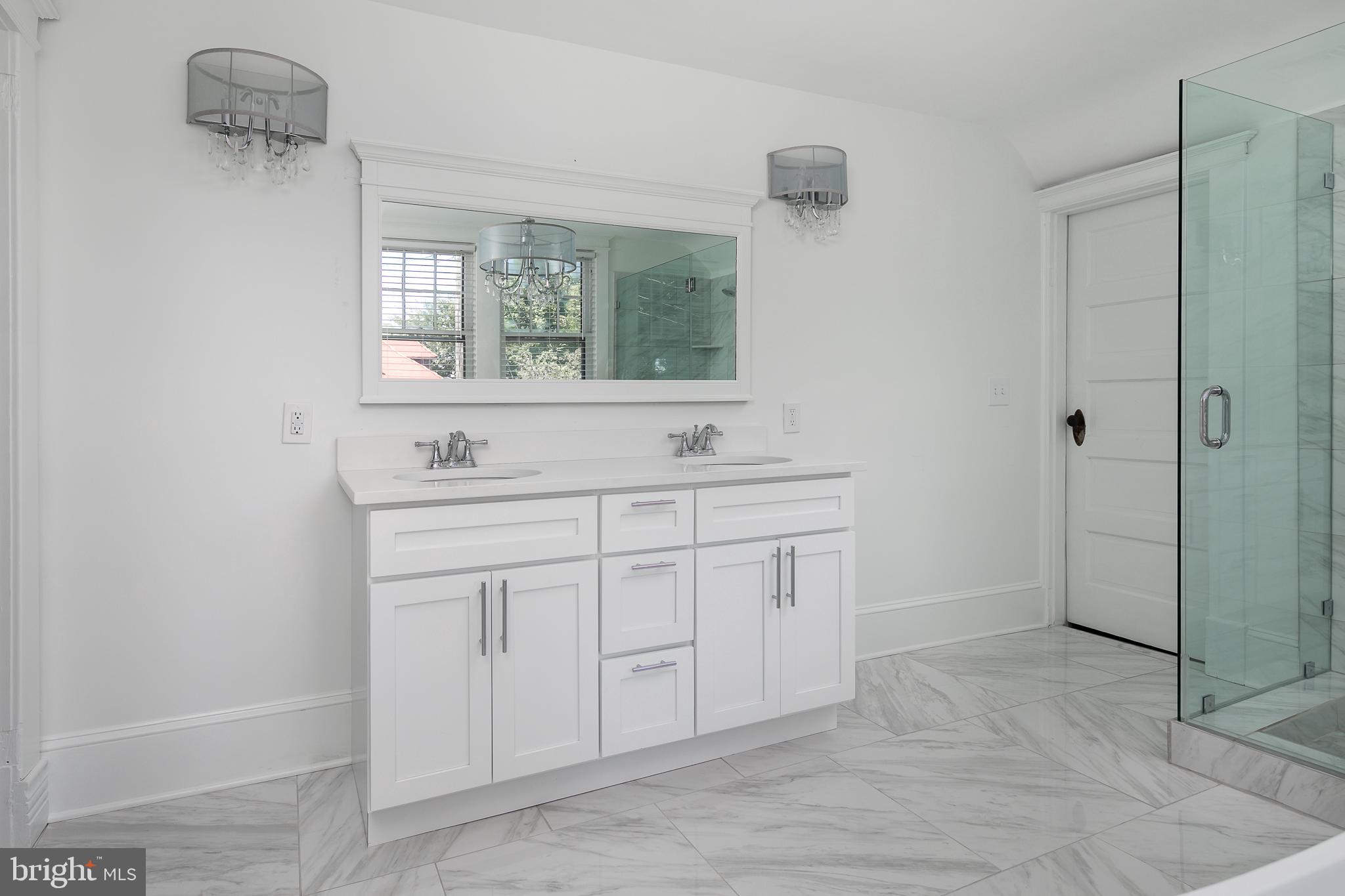 MAYWOOD - Residential