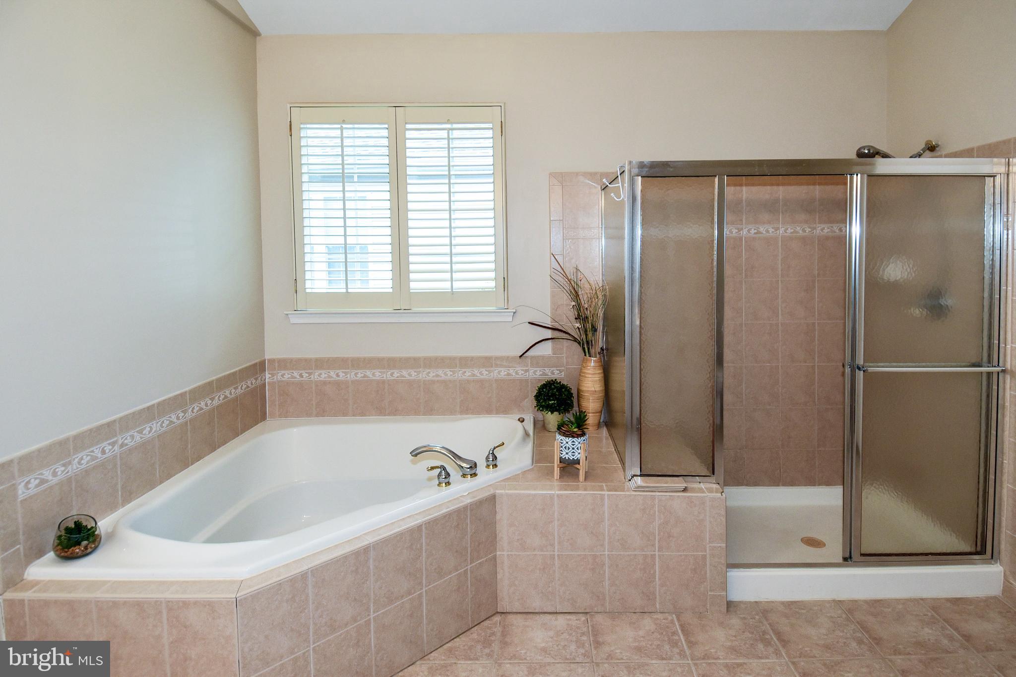 FOUR SEASONS IN HISTORIC VIRGINIA - Residential Lease