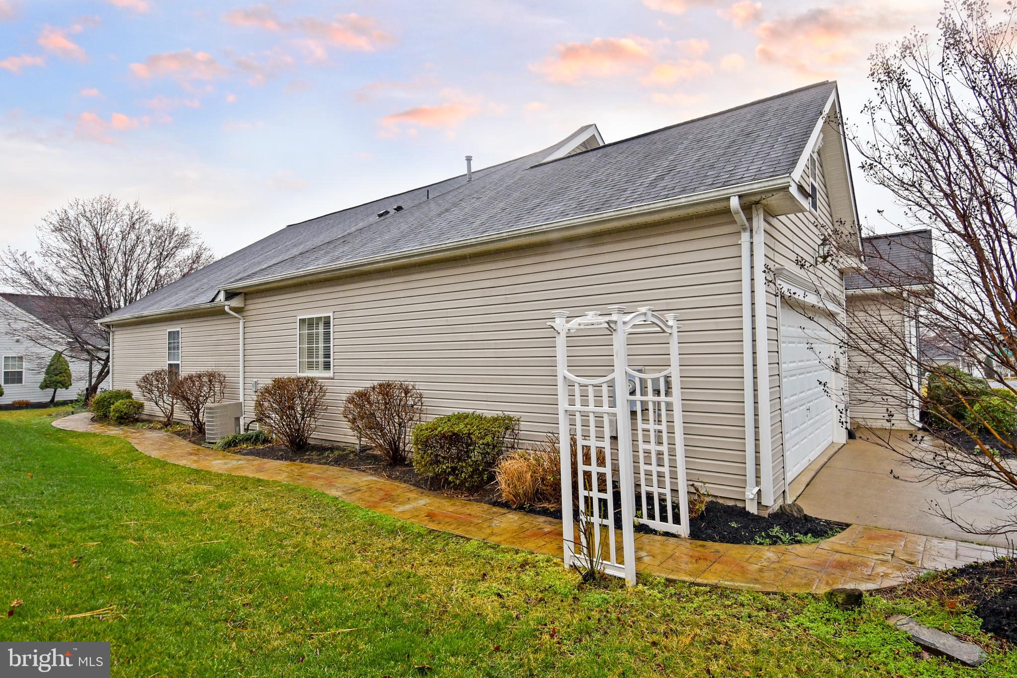 FOUR SEASONS IN HISTORIC VIRGINIA - Residential Lease