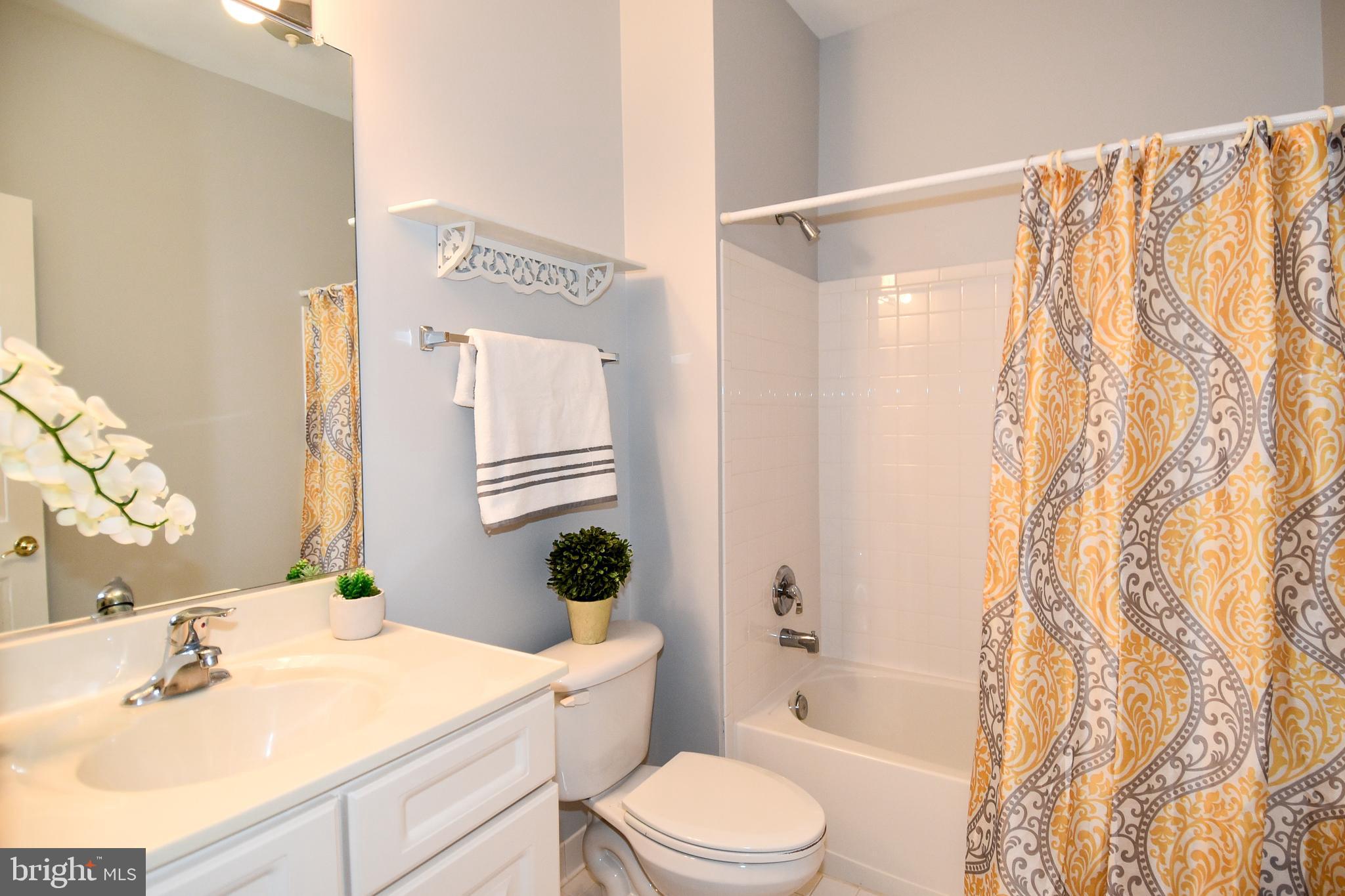 FOUR SEASONS IN HISTORIC VIRGINIA - Residential Lease