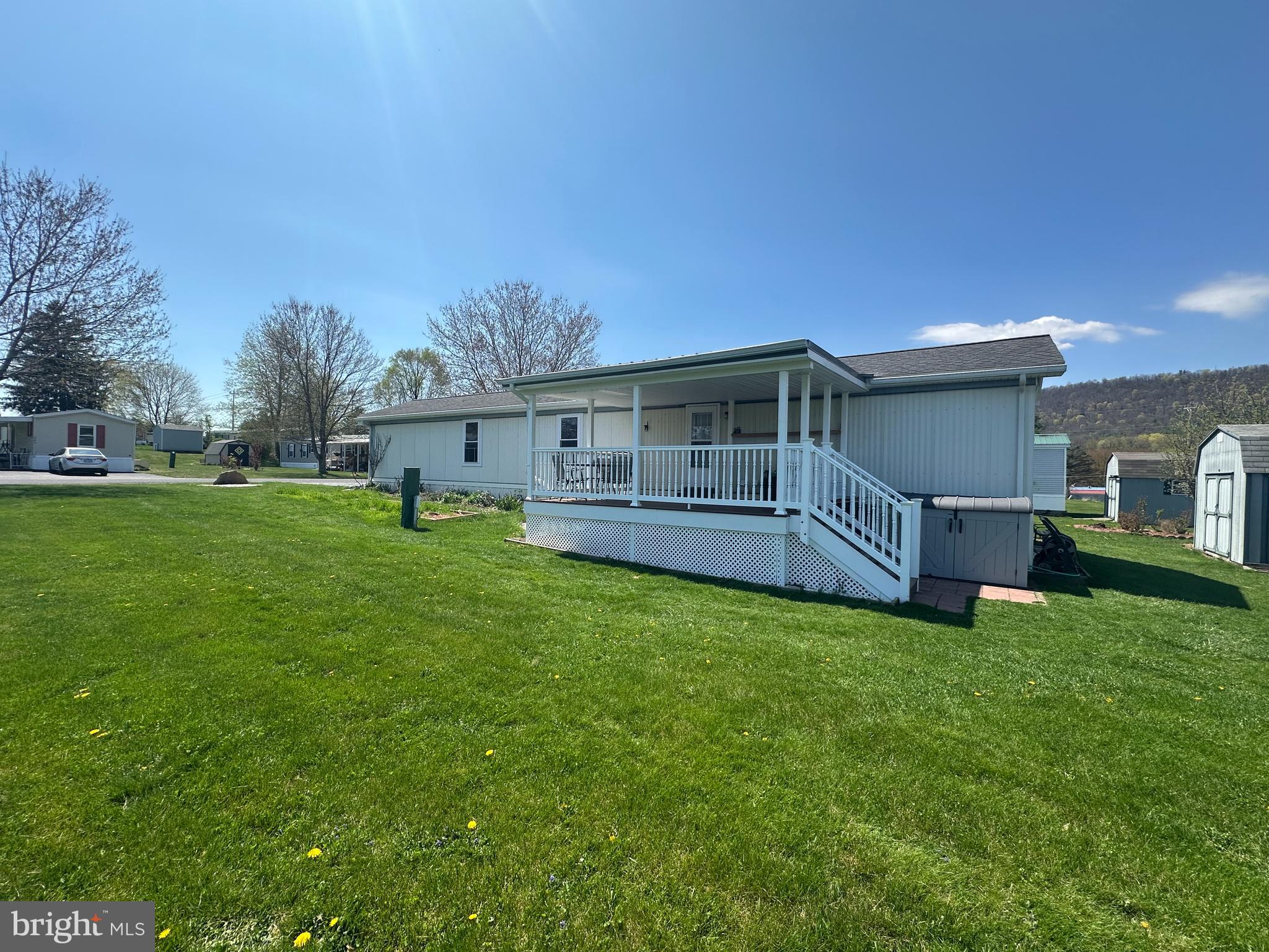 CONTINENTAL COURTS - Residential