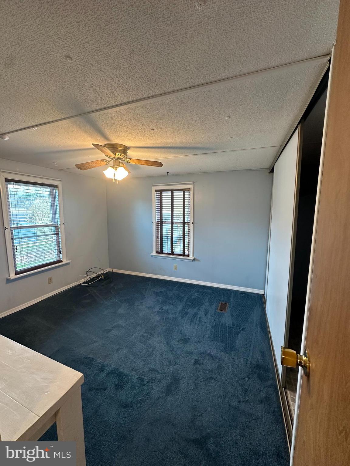 CONTINENTAL COURTS - Residential