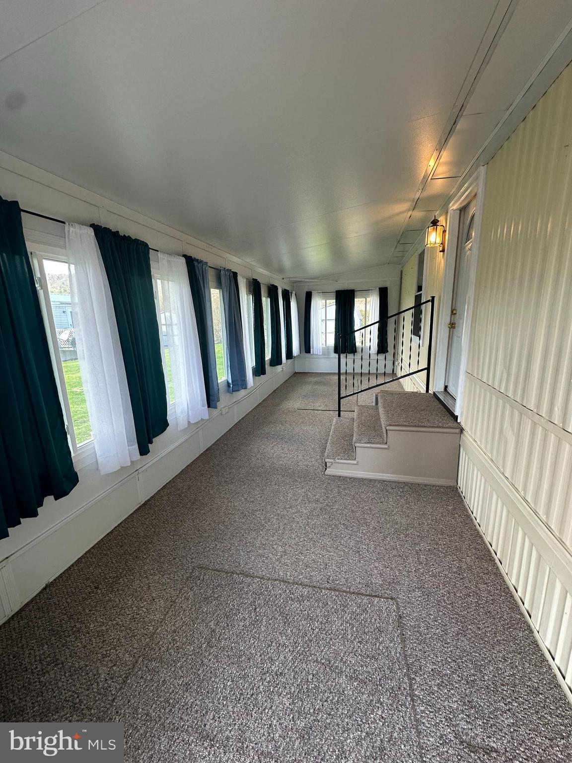 CONTINENTAL COURTS - Residential