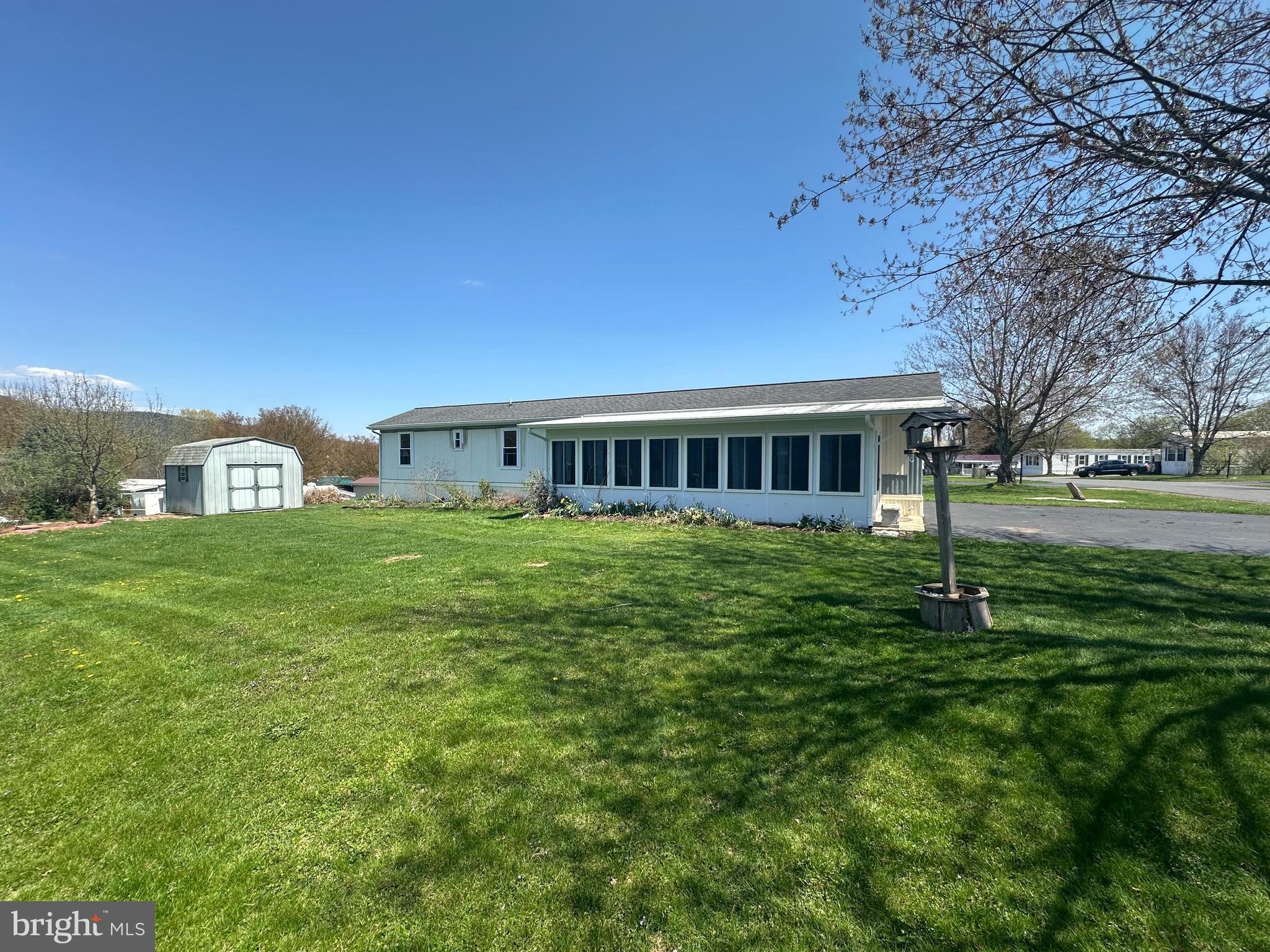 CONTINENTAL COURTS - Residential