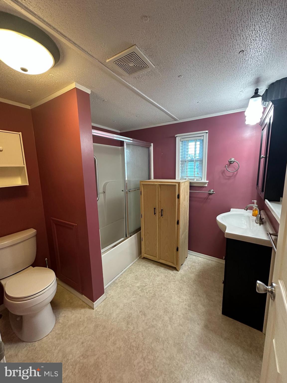 CONTINENTAL COURTS - Residential