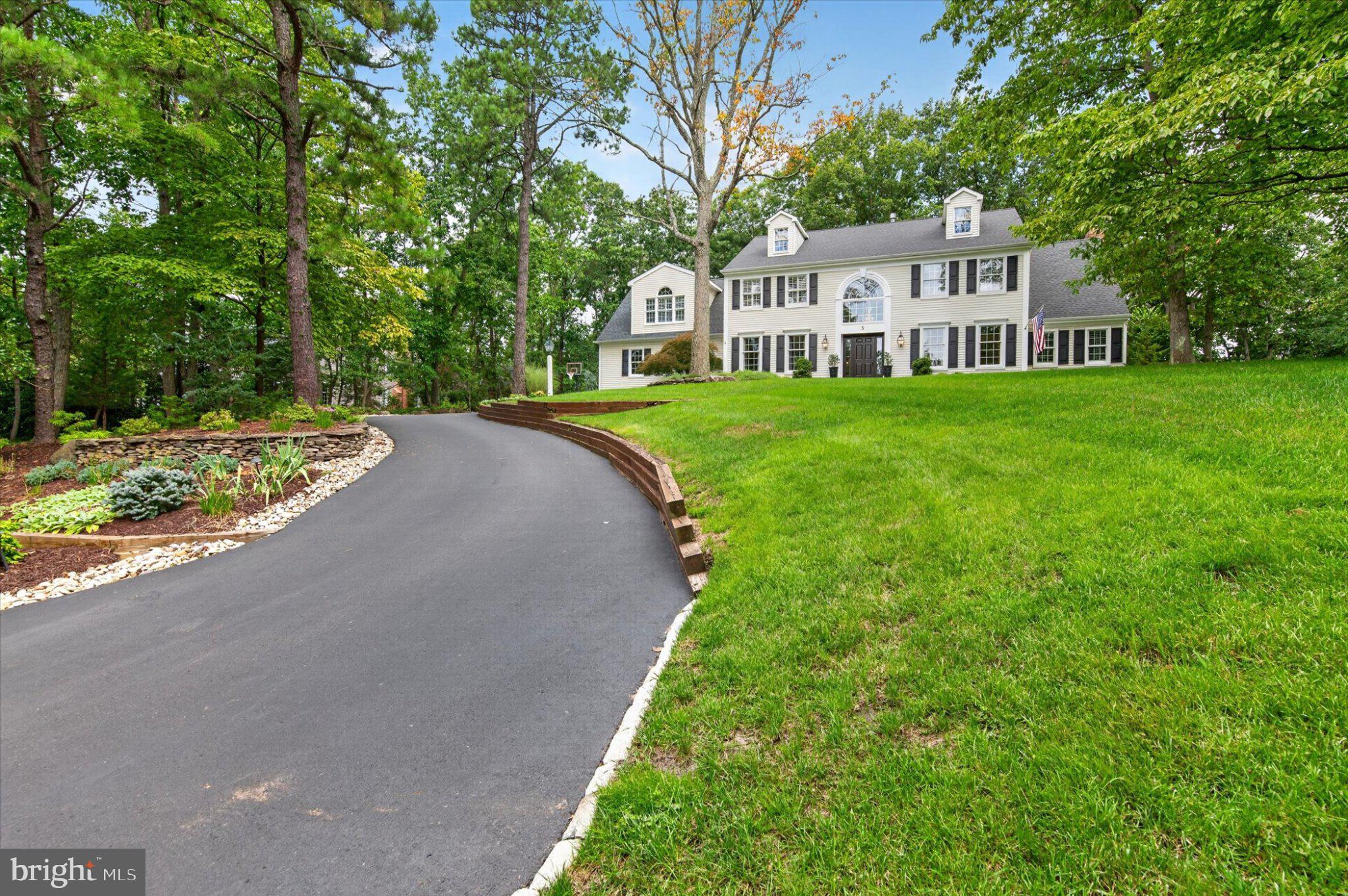 5 IRONGATE LANE