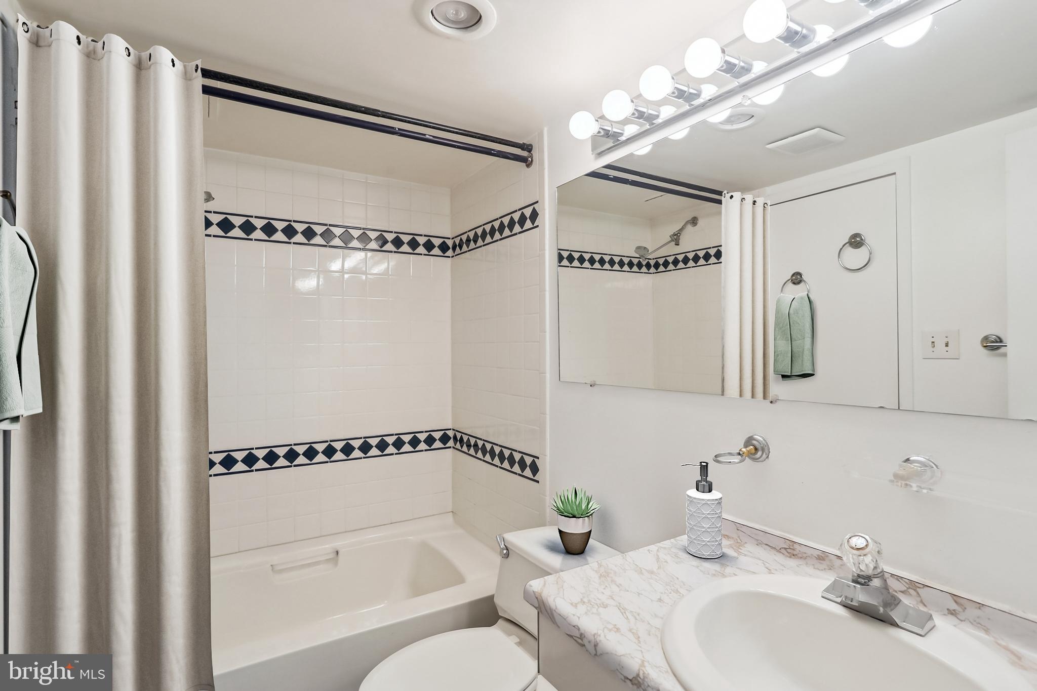 RIVIERA OF CHEVY CHASE - Residential